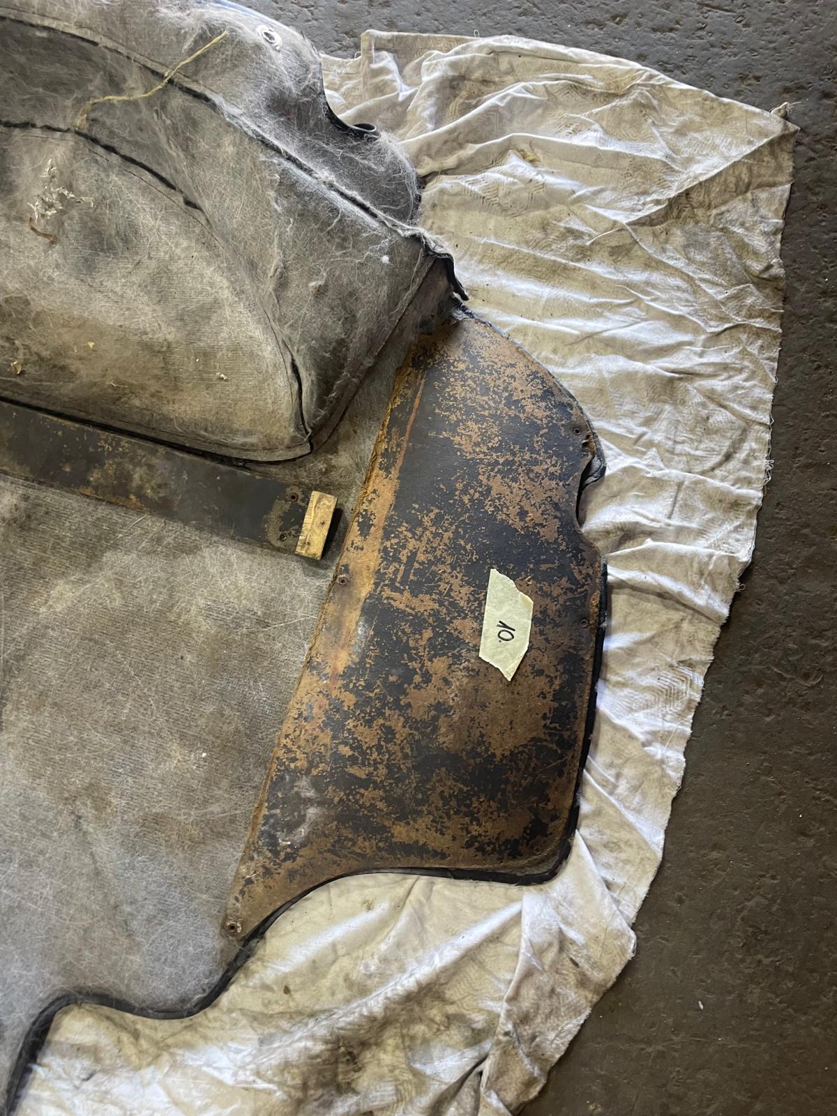 Porsche 924 944 80-85.5 black boot carpet 94555506303 / 94455506301 - Image 11