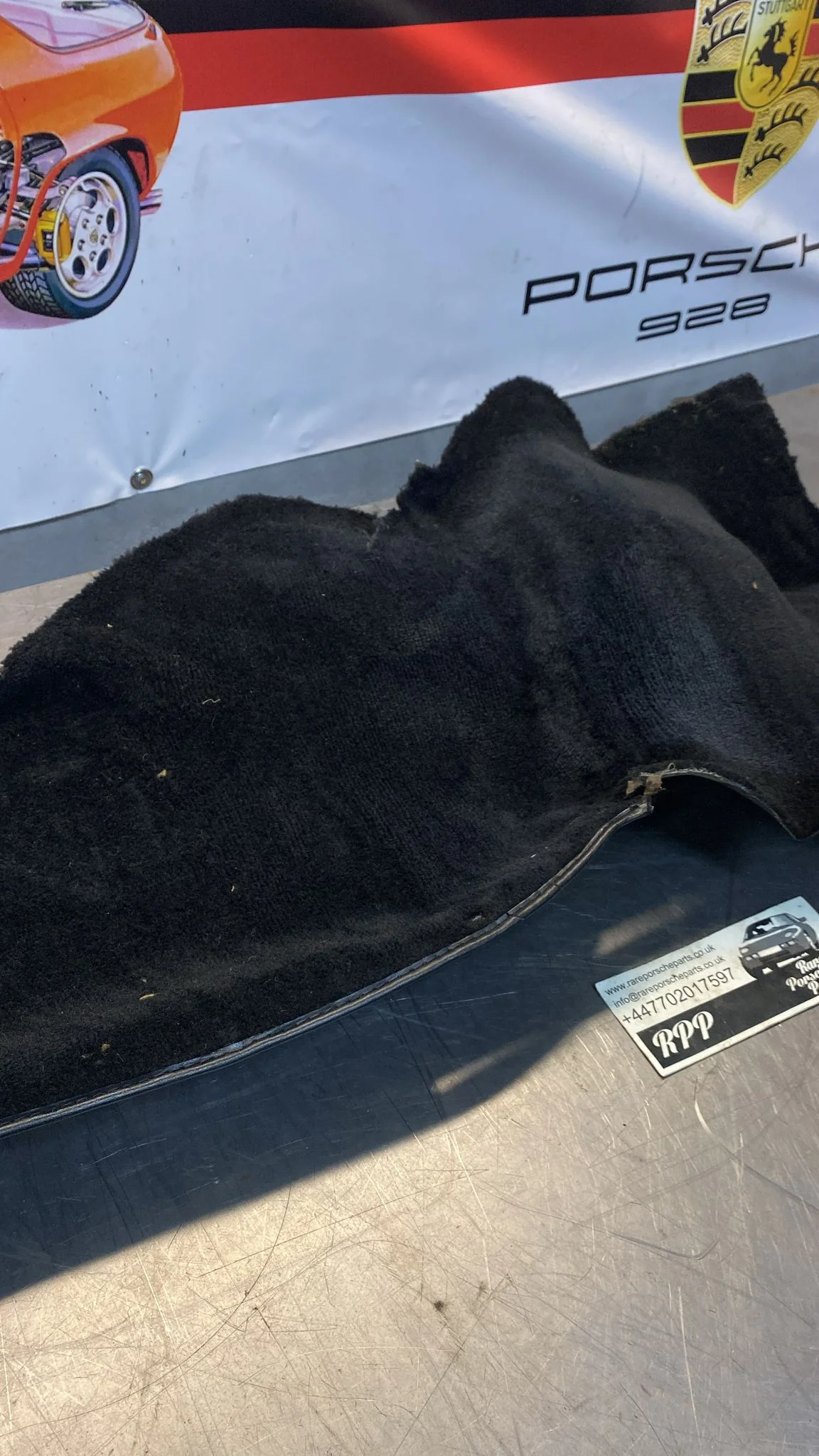 Porsche 924/944 85.5- rear right side trim carpet, black, 94455508401, used - Image 4