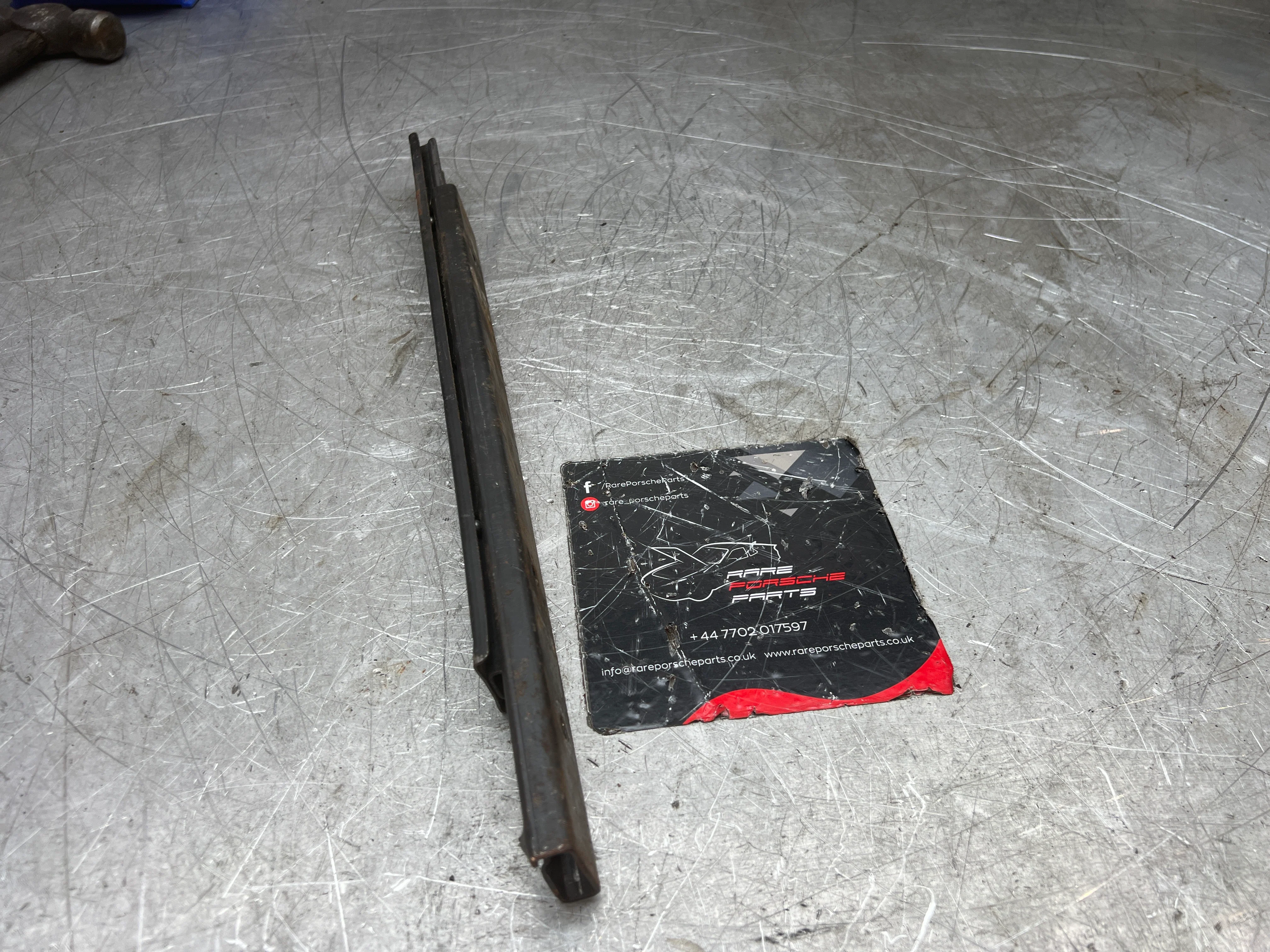 Porsche 924 944 911 seat runner 94452149100 - Image 3