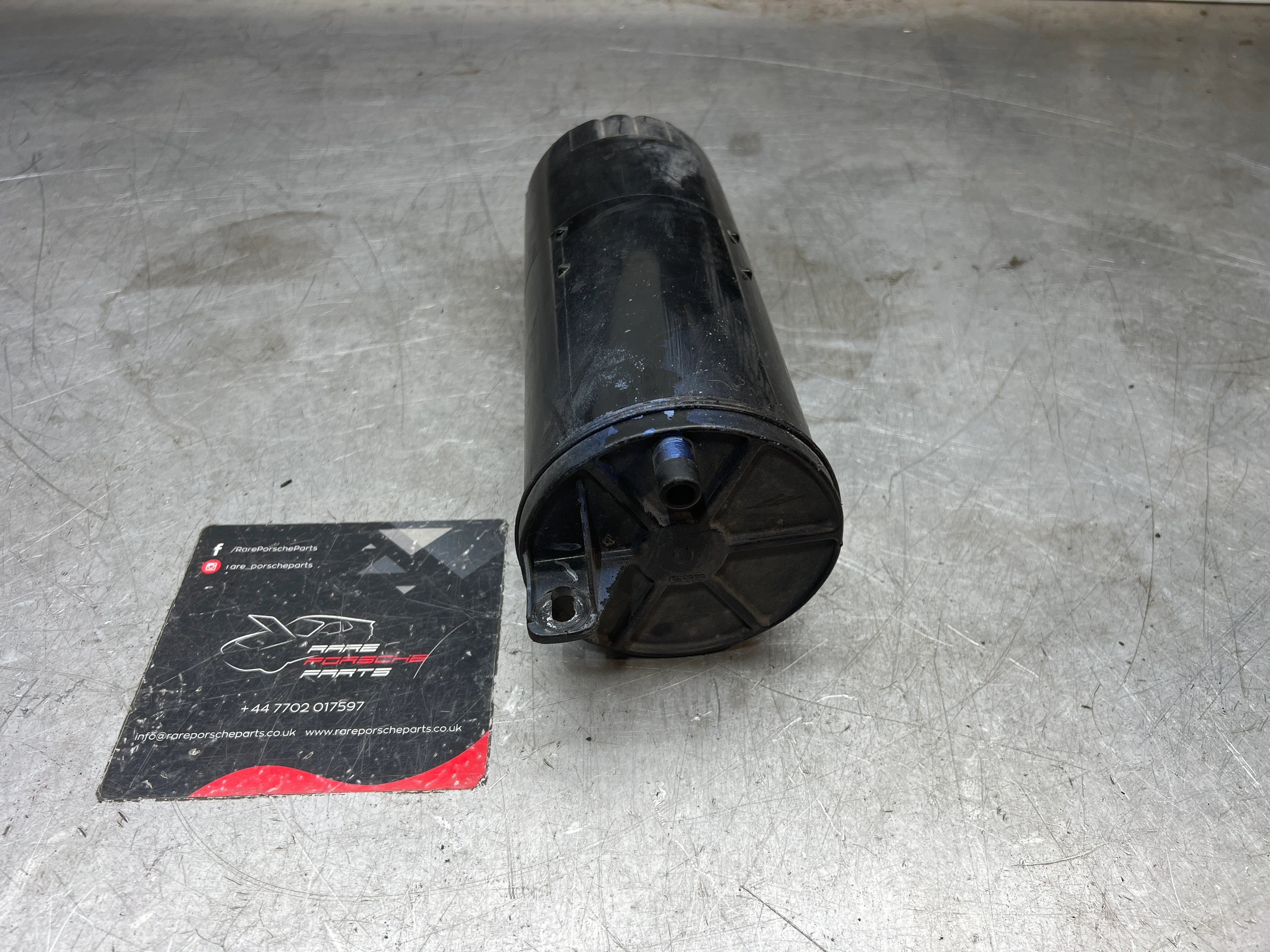 Porsche 924/944/928 Fuel Vapour Charcoal Canister, used 92820101406 - Image 3