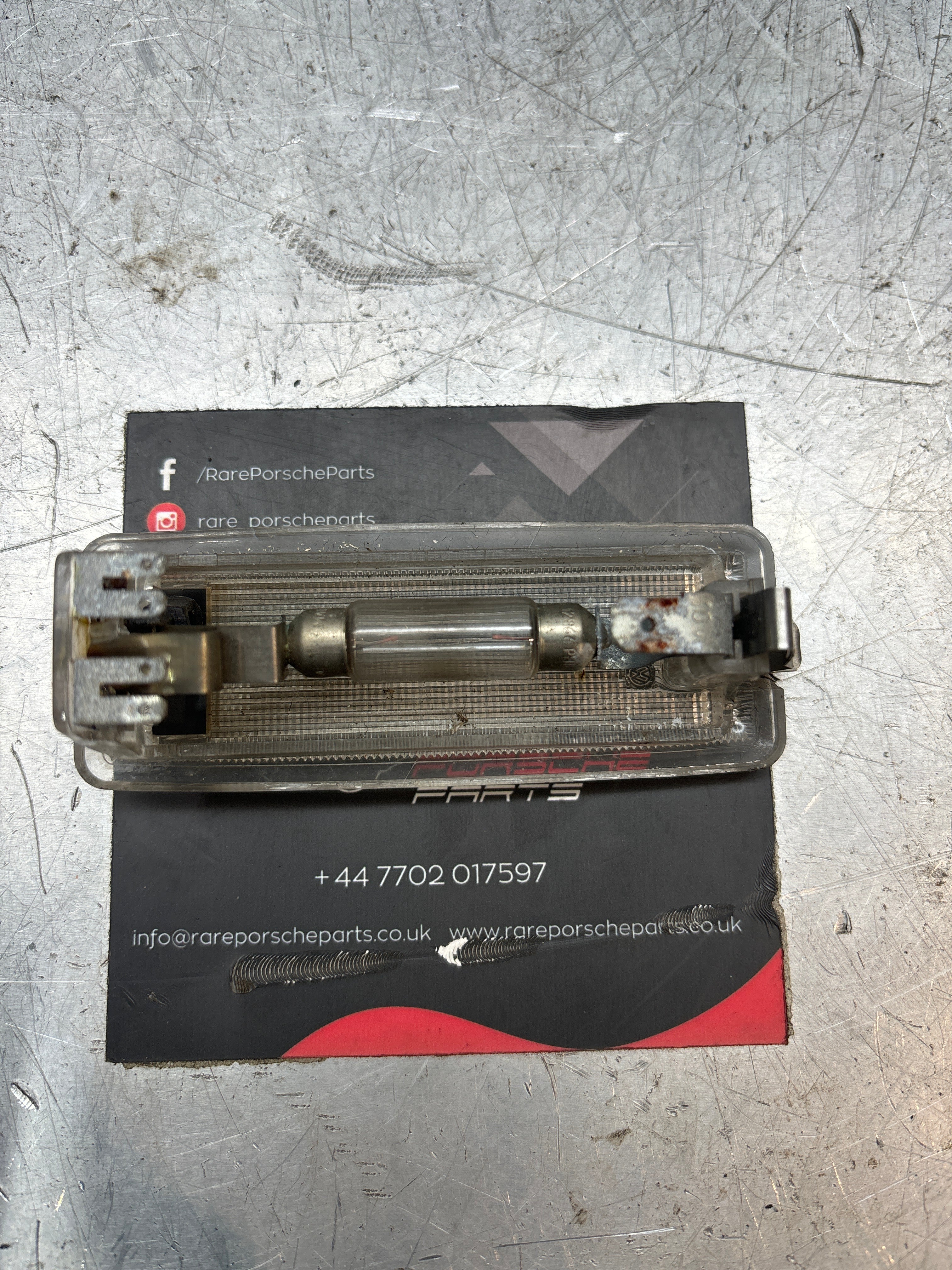 Porsche 924 944 968 911 928 interior courtesy light, luggage compartment light 823947105B - Image 3