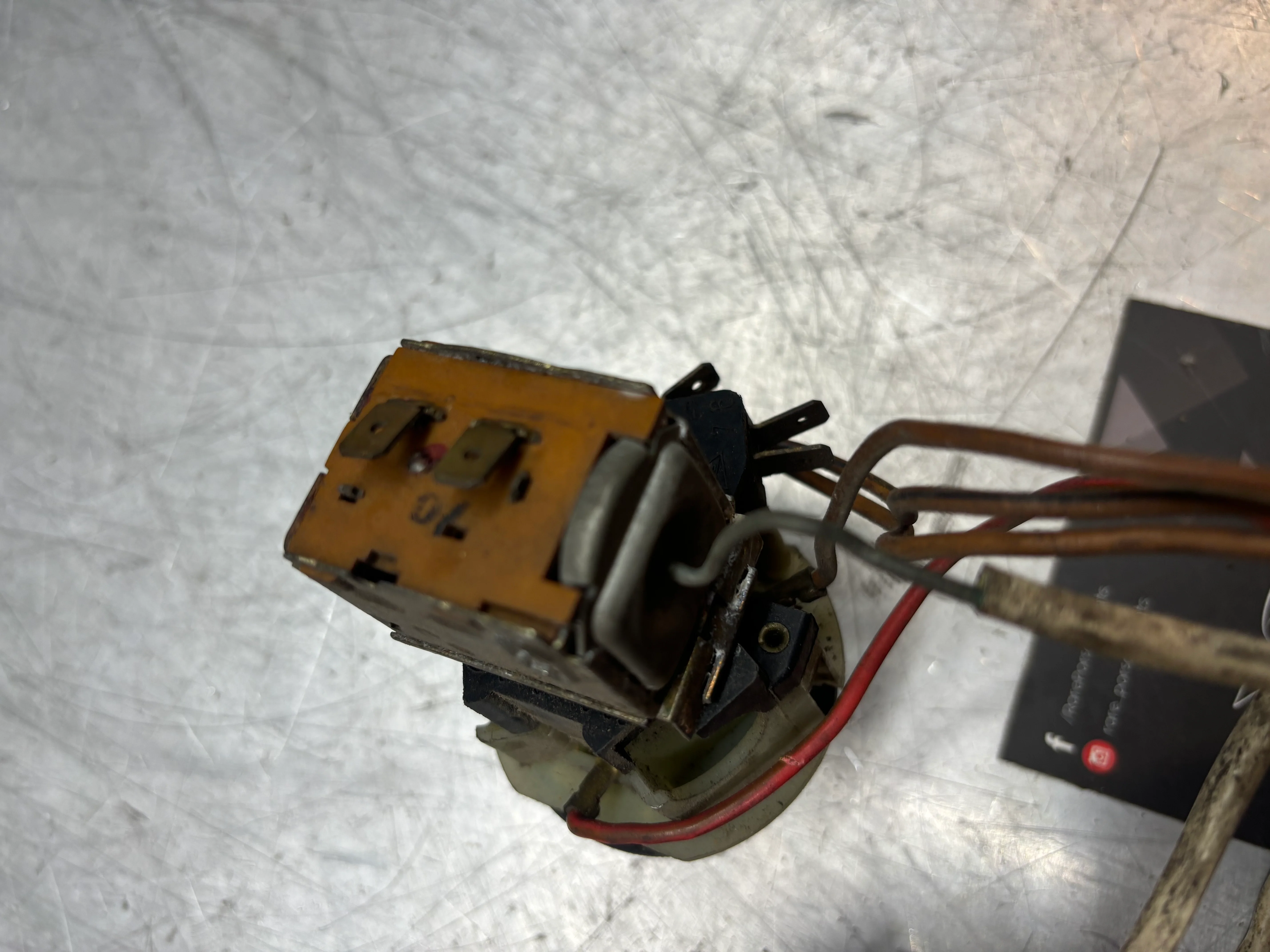 Porsche 924/944 air conditioning switch complete 478959511 - Image 8