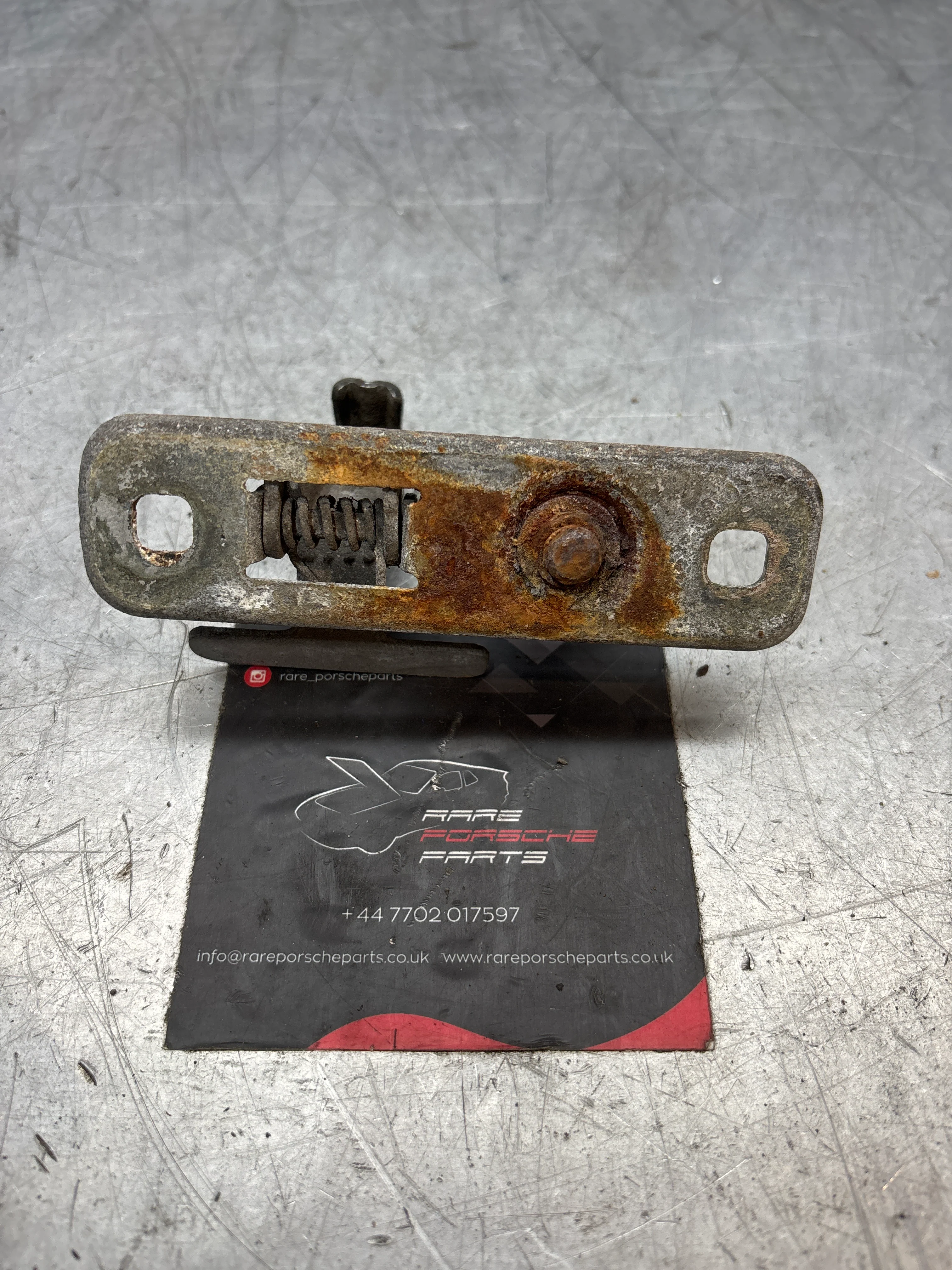 Porsche 924 / 944 bonnet catch latch 477823507 used - Image 4