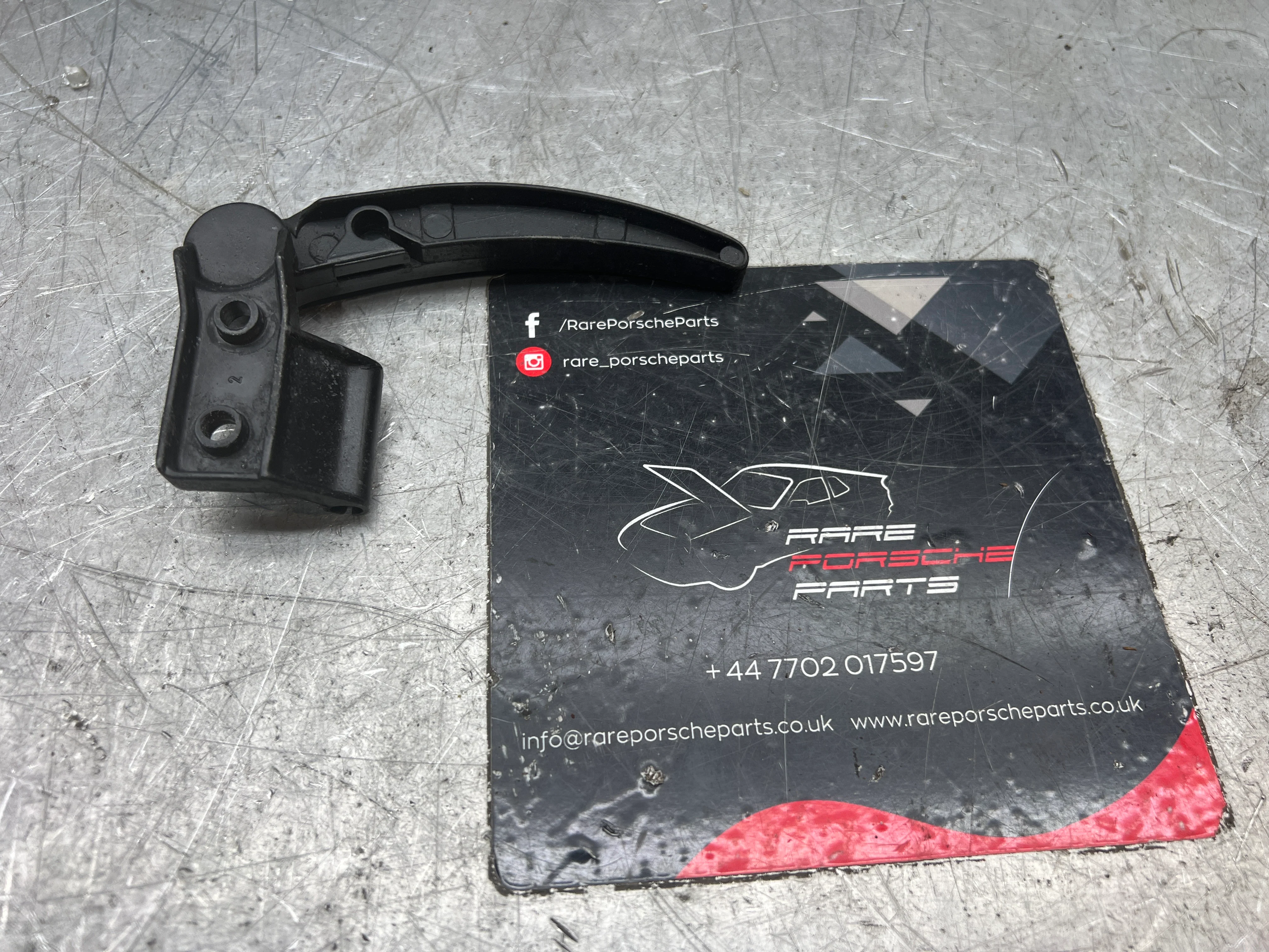 Porsche 924/944 bonnet release handle early type, refurbed 477823531 - Image 2