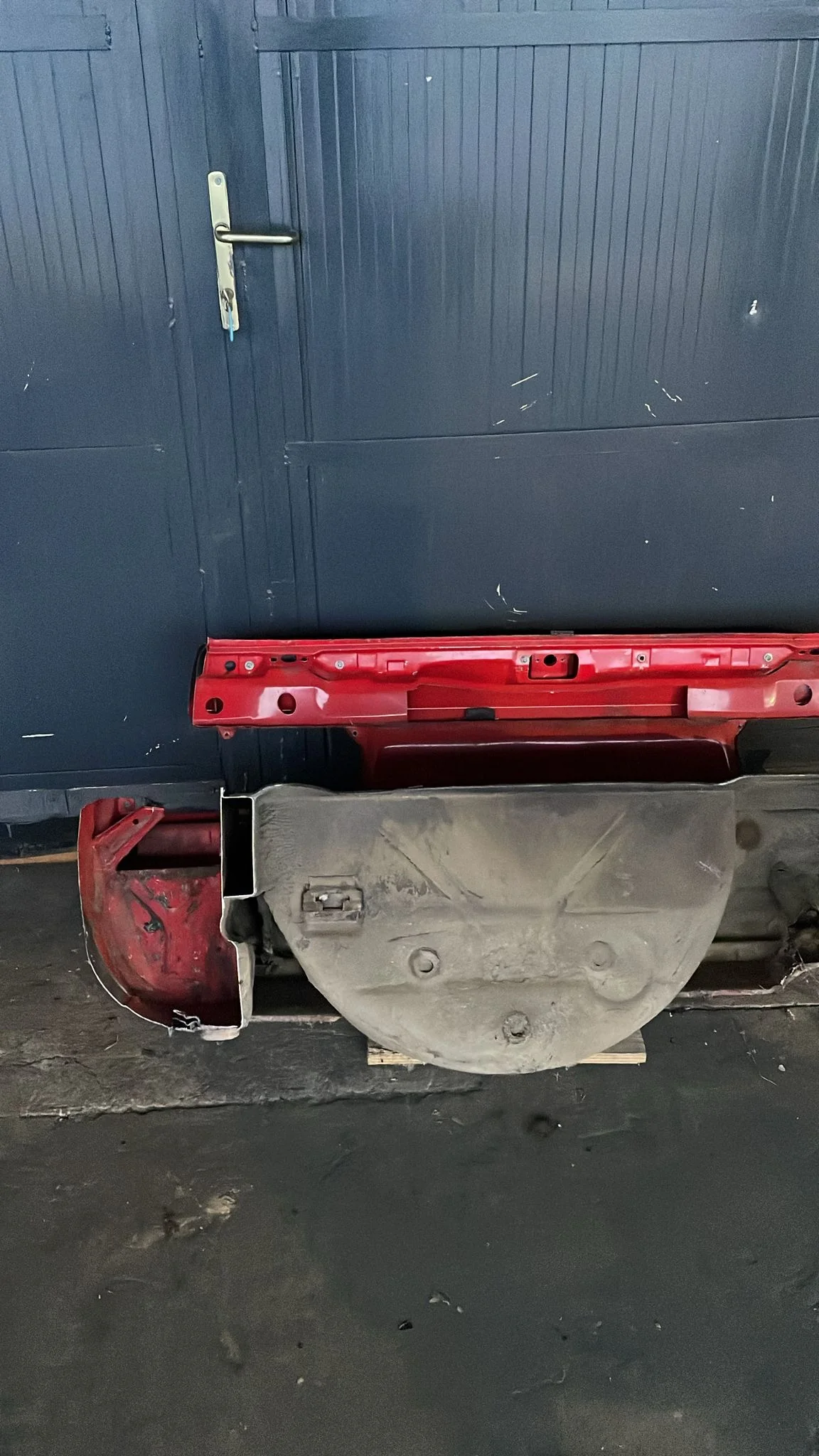Porsche 924/944 complete rear cut used, 94450303701 - Image 10