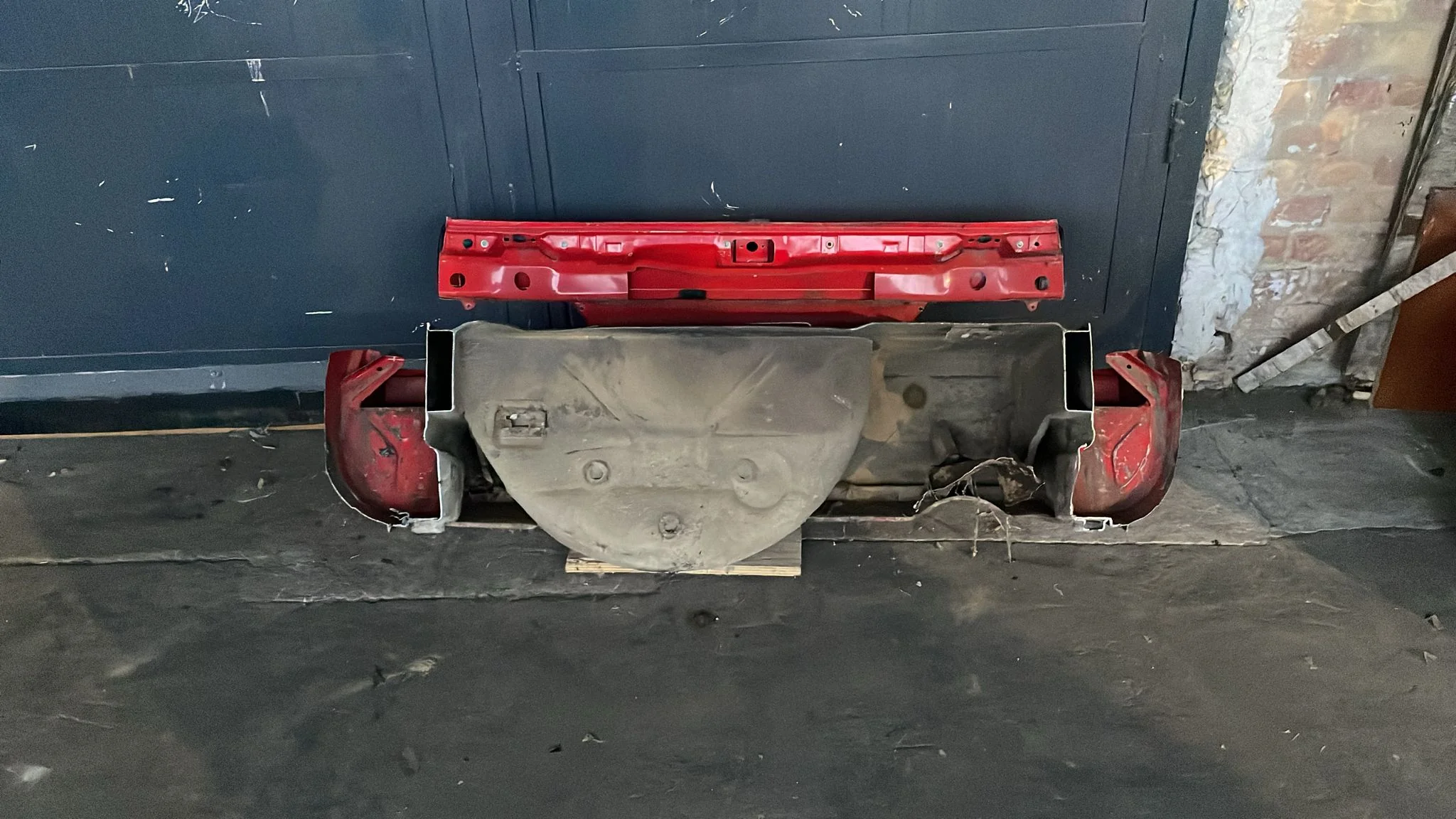 Porsche 924/944 complete rear cut used, 94450303701 - Image 5
