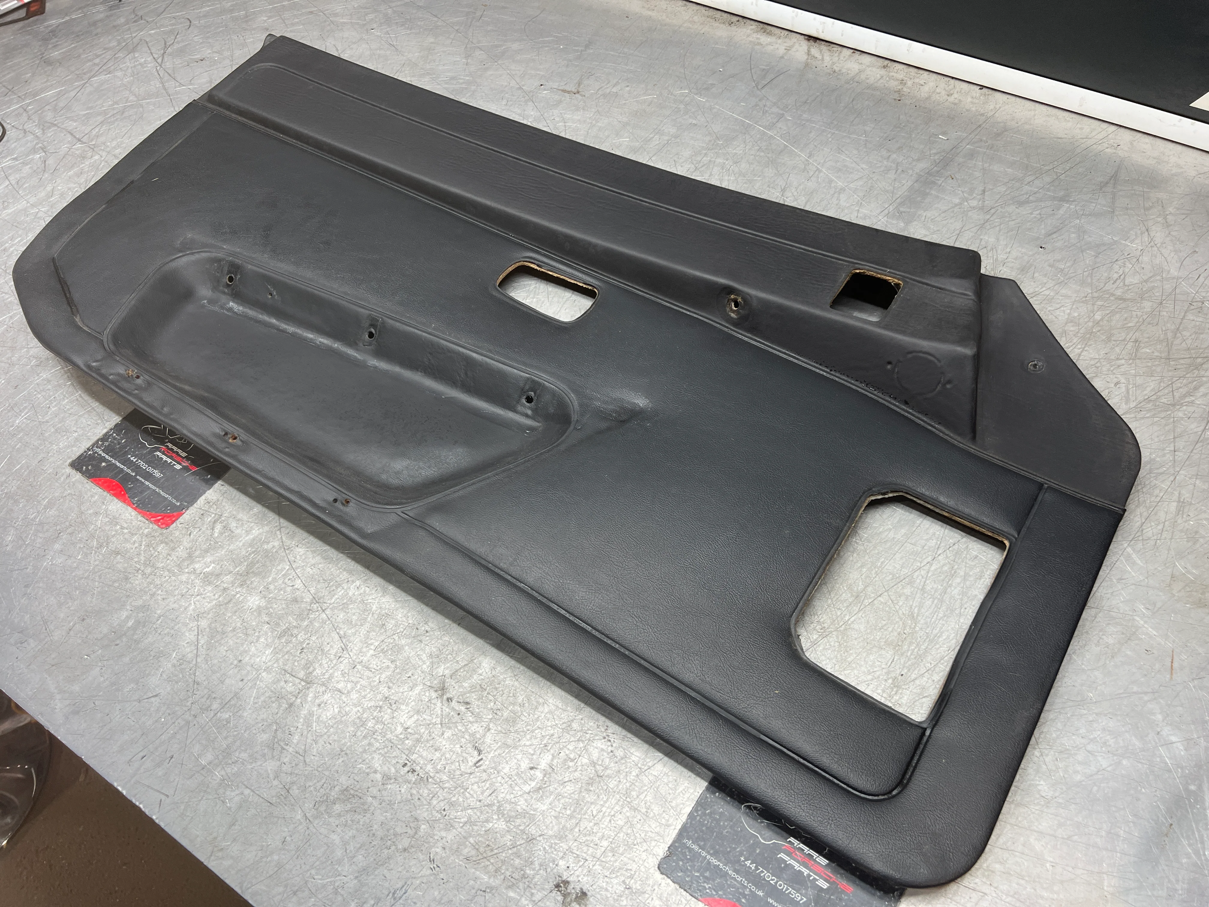 Porsche 924/944 early Porsche black door card used condition left side, Rhd, 478867011 - Image 3