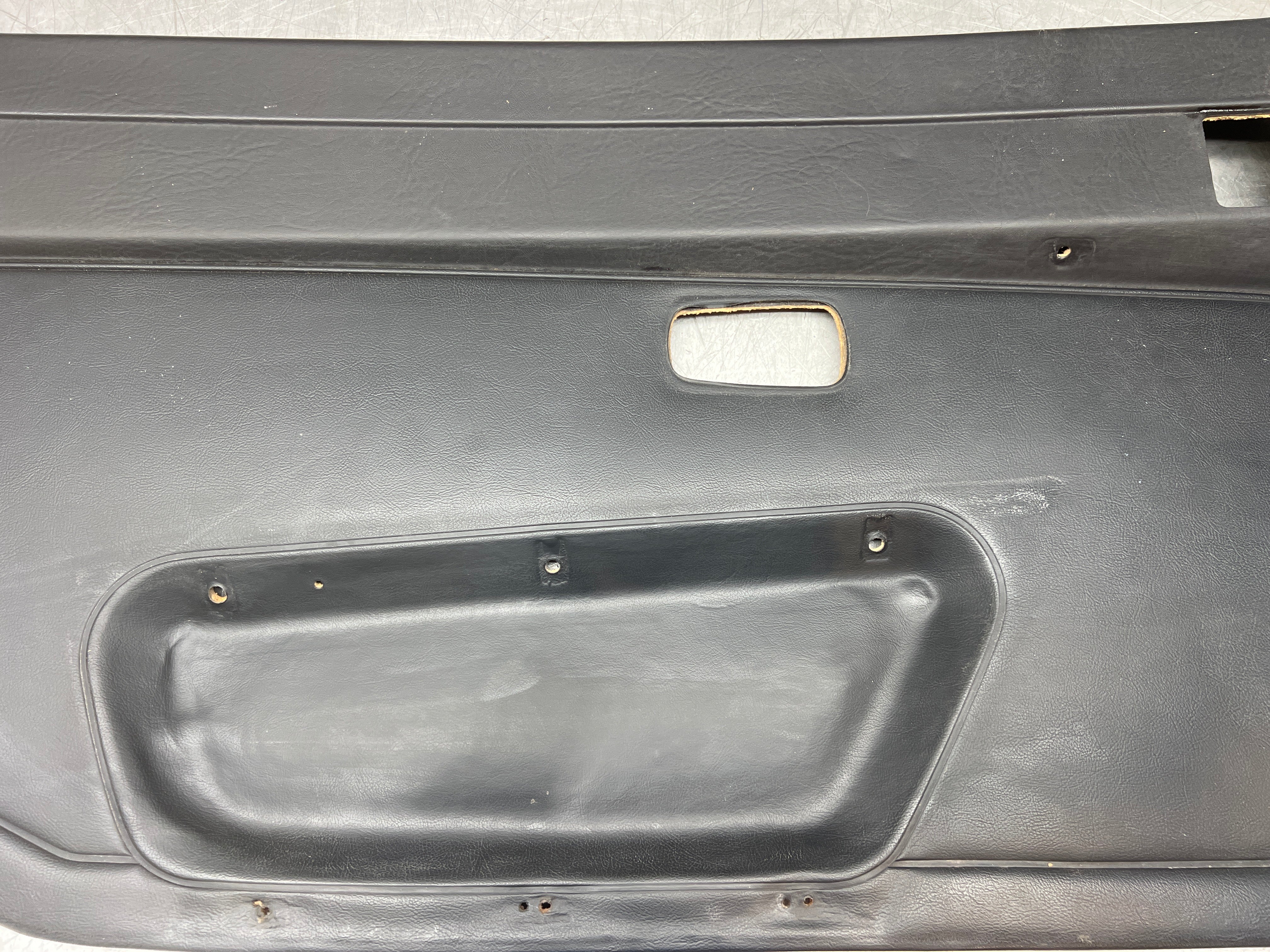 Porsche 924/944 early Porsche black door card used condition left side, Rhd, 478867011 - Image 4