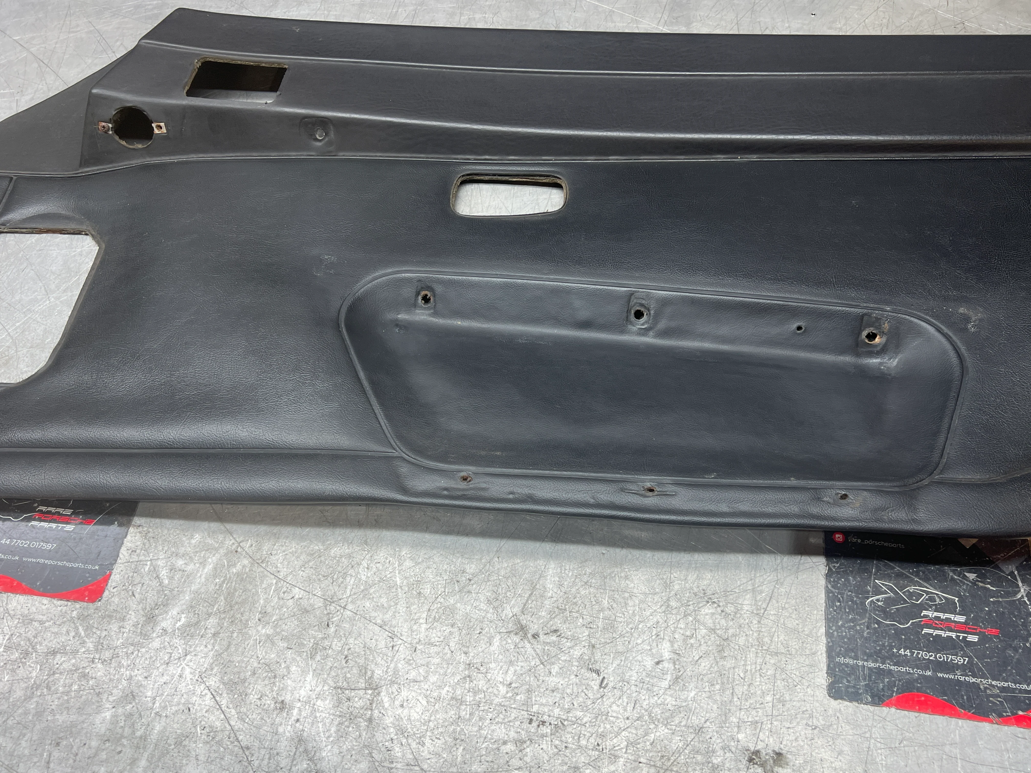 Porsche 924/944 early Porsche black door card used condition right side, Rhd, 478867012 - Image 6