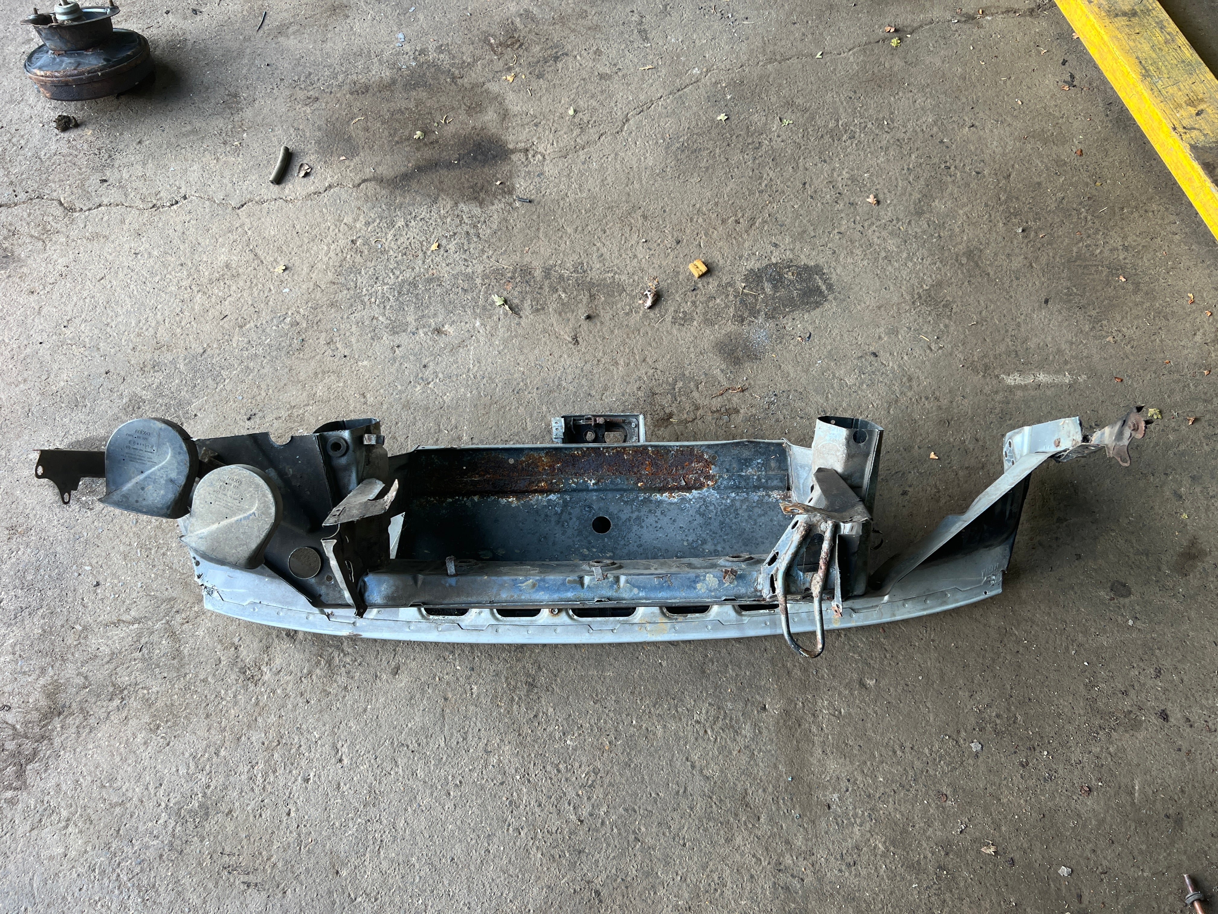 Porsche 924 Turbo front panel, badge panel used 477805593A - Image 11