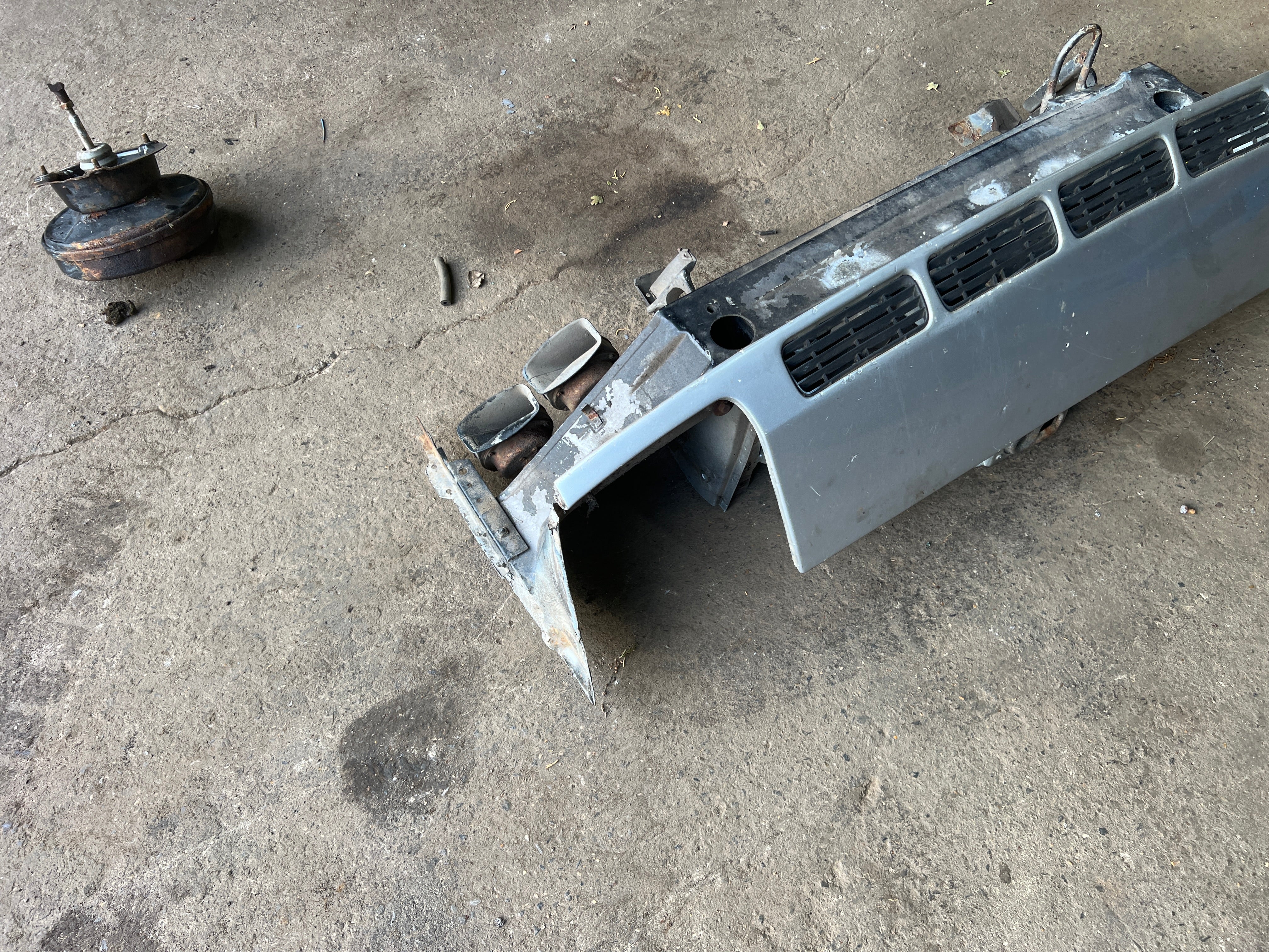 Porsche 924 Turbo front panel, badge panel used 477805593A - Image 12