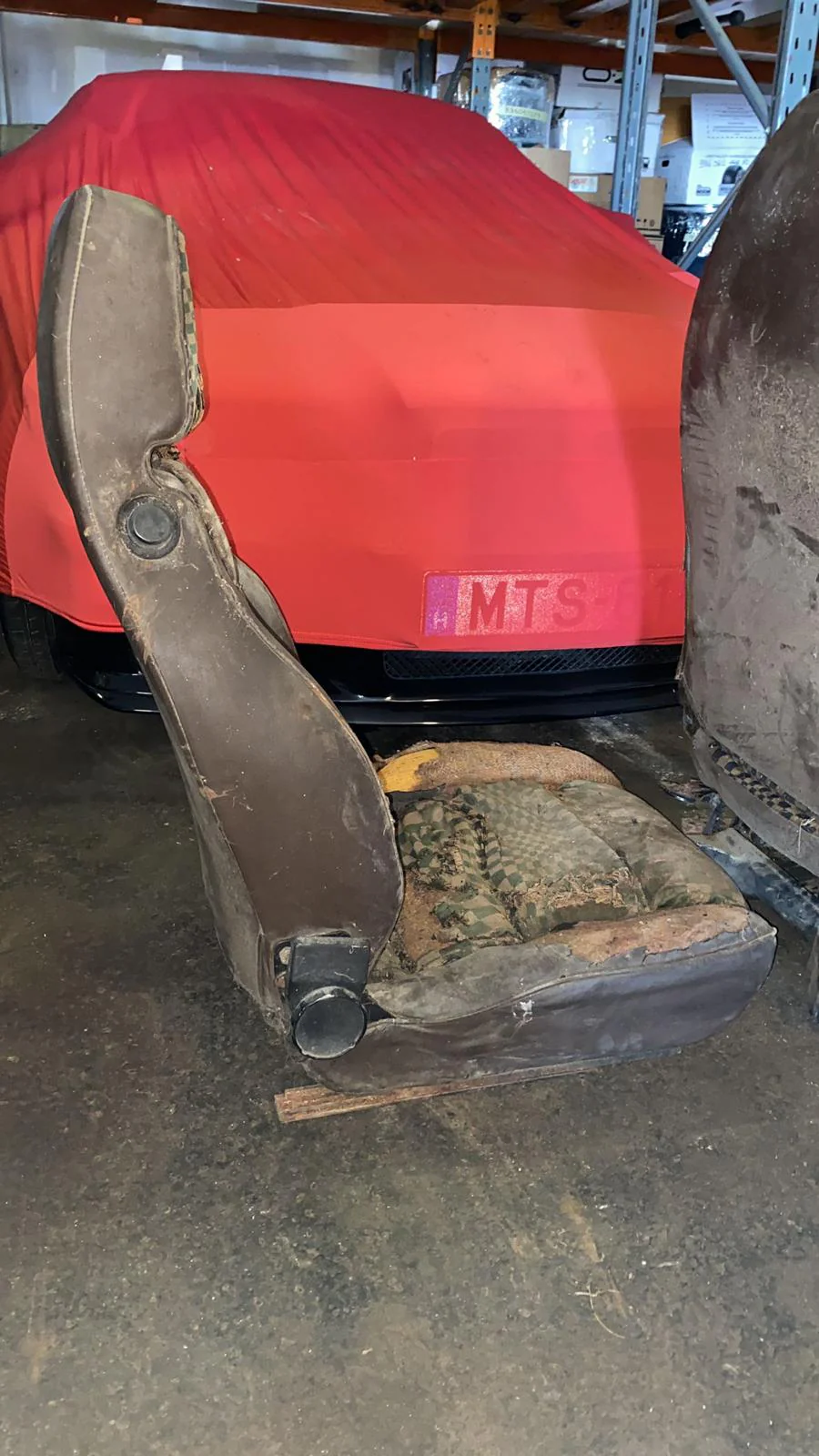 Porsche 928 early manual seats for refurbishment - Image 10