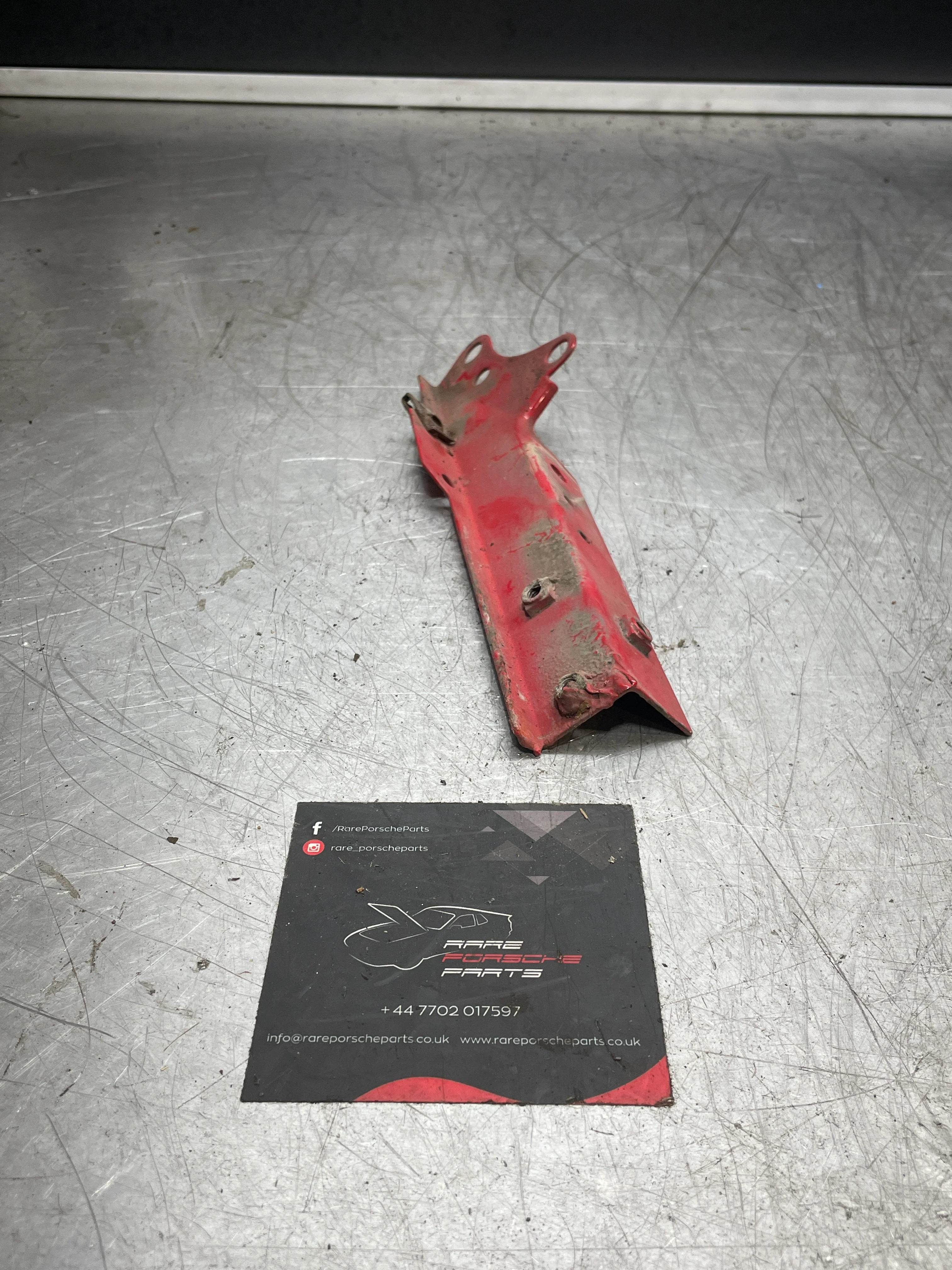 Porsche 924 944 Used wing to Body Reinforcement bracket, left 477805058A used - Image 3