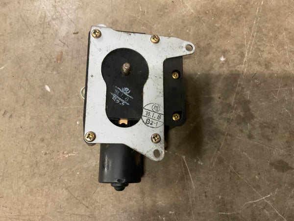 Porsche 944 Heater flap solenoid 063700-0103, 94462411900 60 degrees used - Image 2