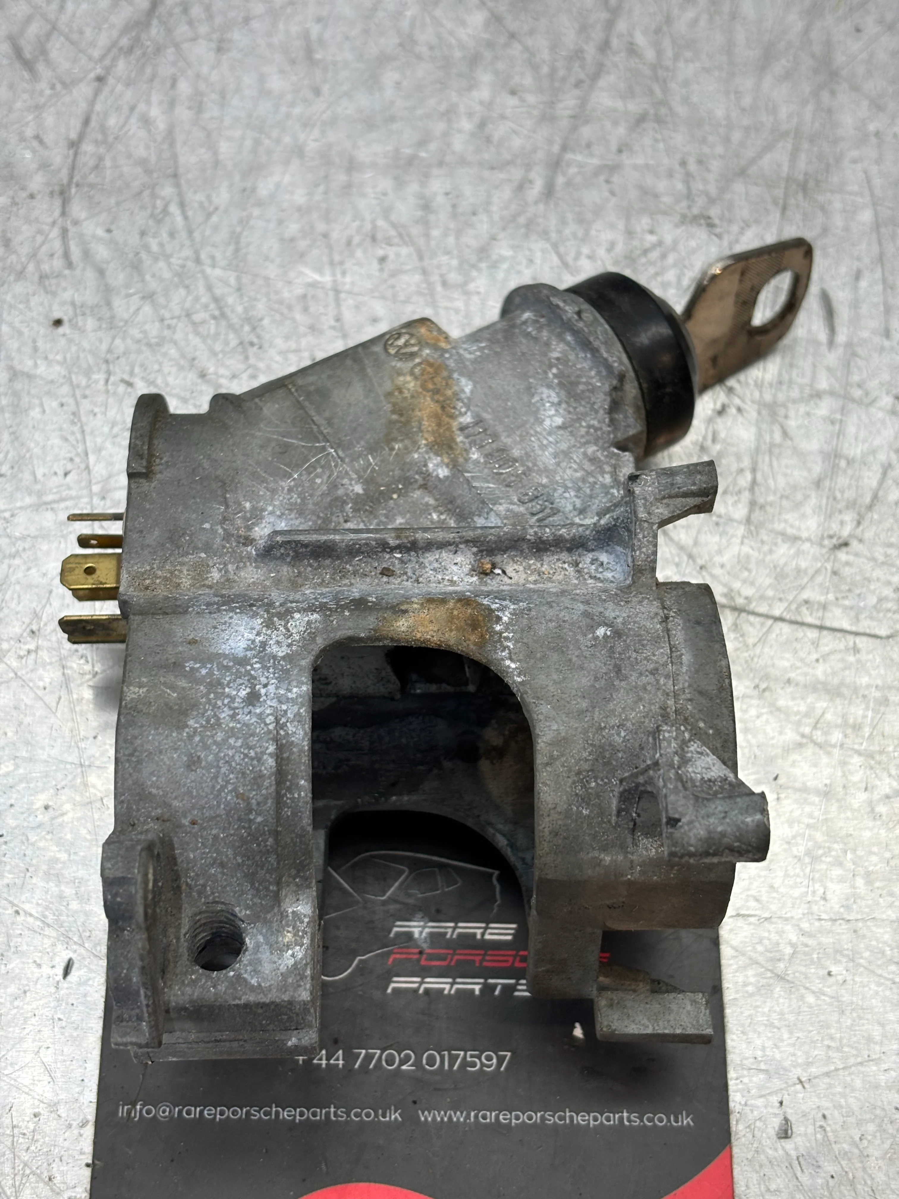 Porsche 924 Ignition switch assembly with key 113905851A - Image 5