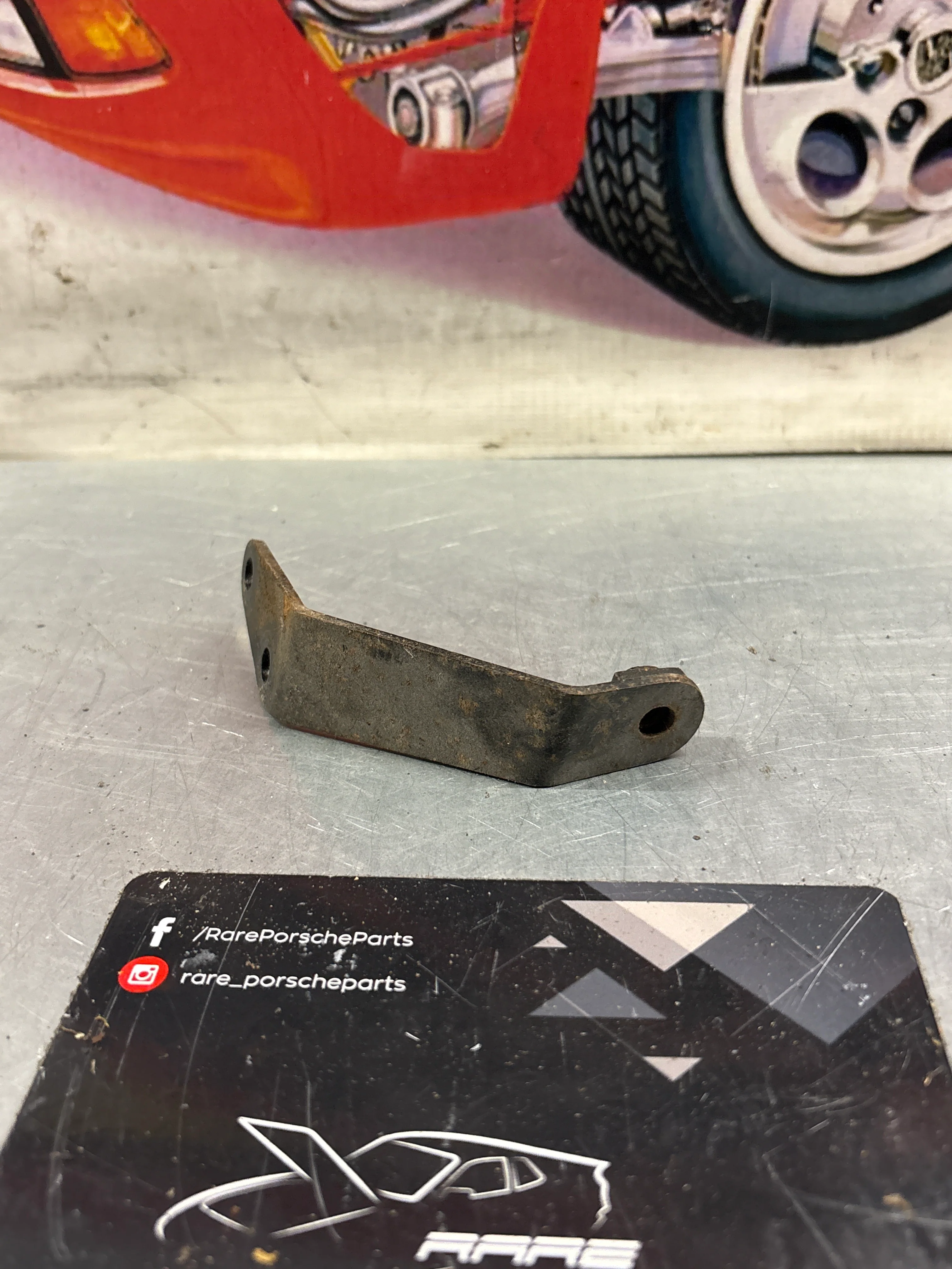 Porsche 924/944 intake manifold support bracket, used 047133093A - Image 2
