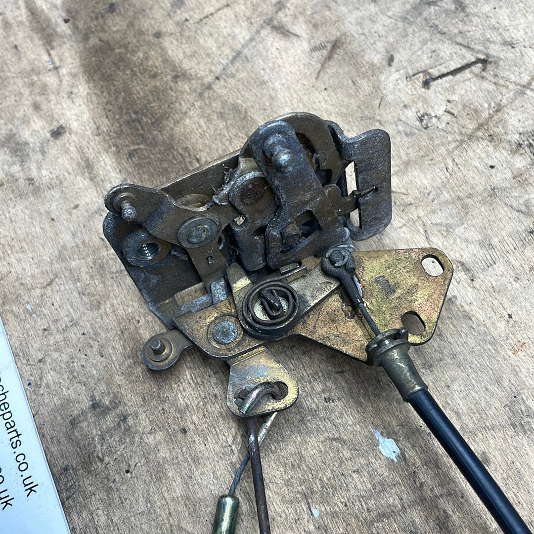 Porsche 924 944 left hand door latch 92753705304 used - Image 6