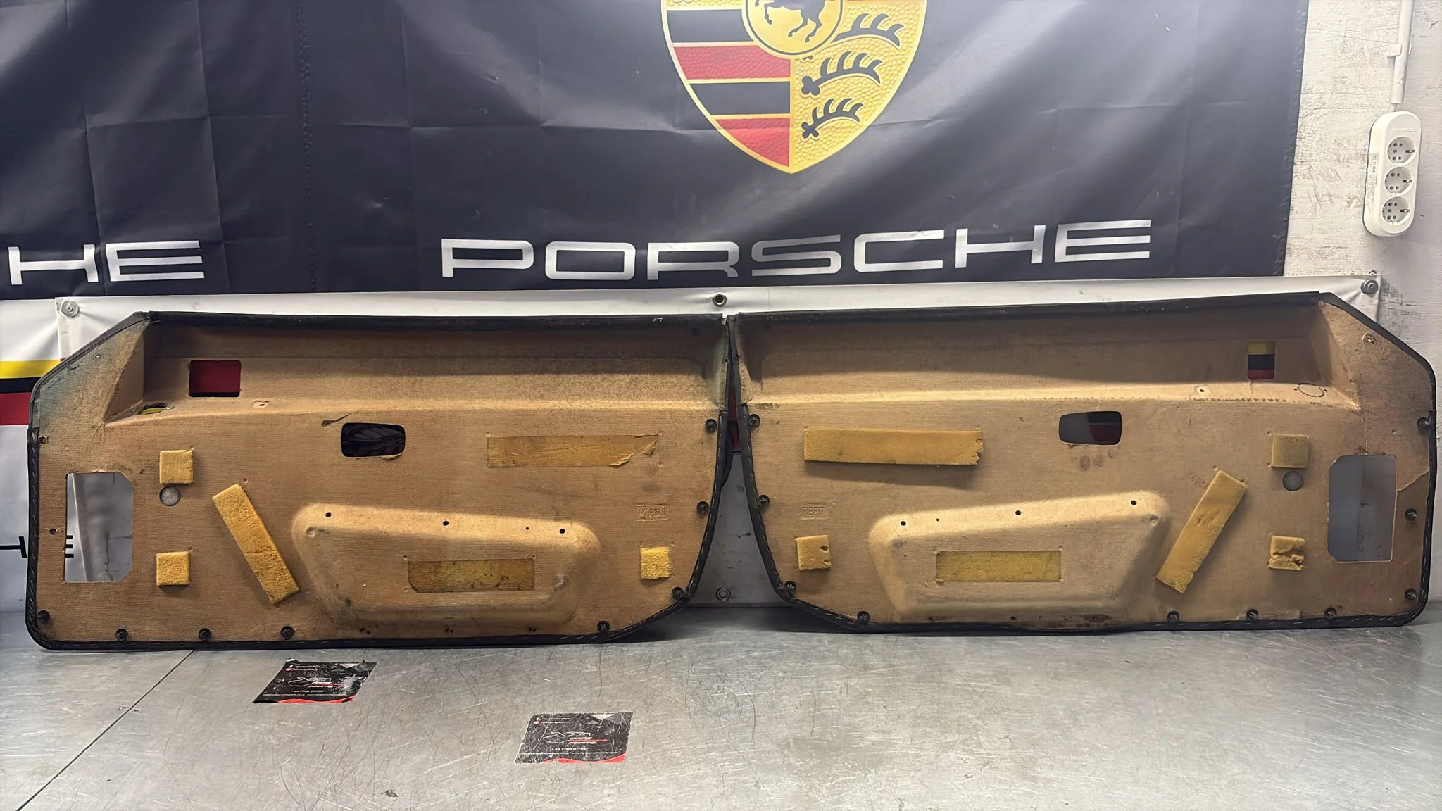 Porsche 924 / 944 Pair of early electric door cards, LHD 477867012 / 477867011 - Image 19