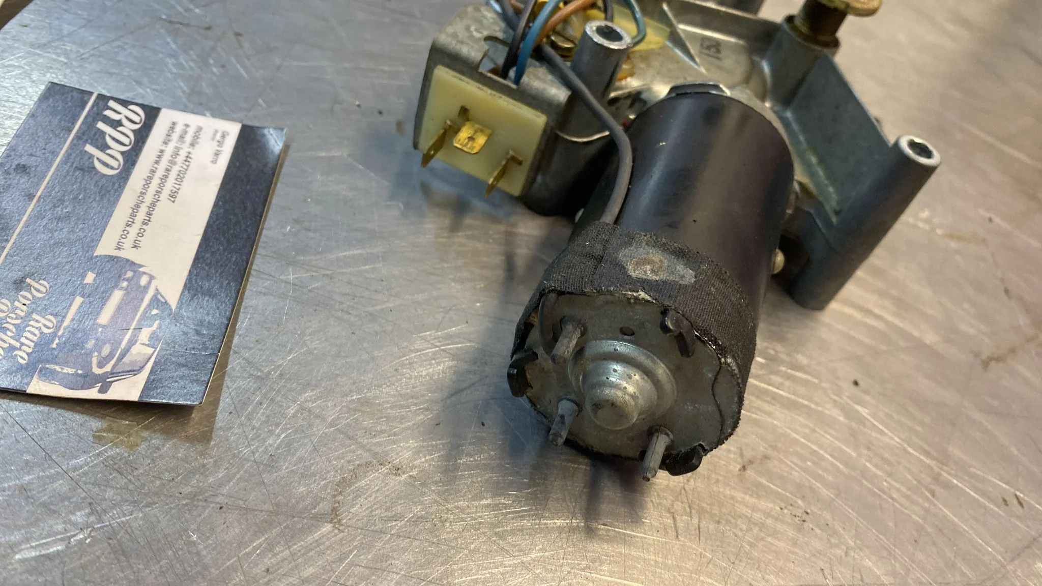 Porsche 924/944 rear wiper motor 477955713A used - Image 5