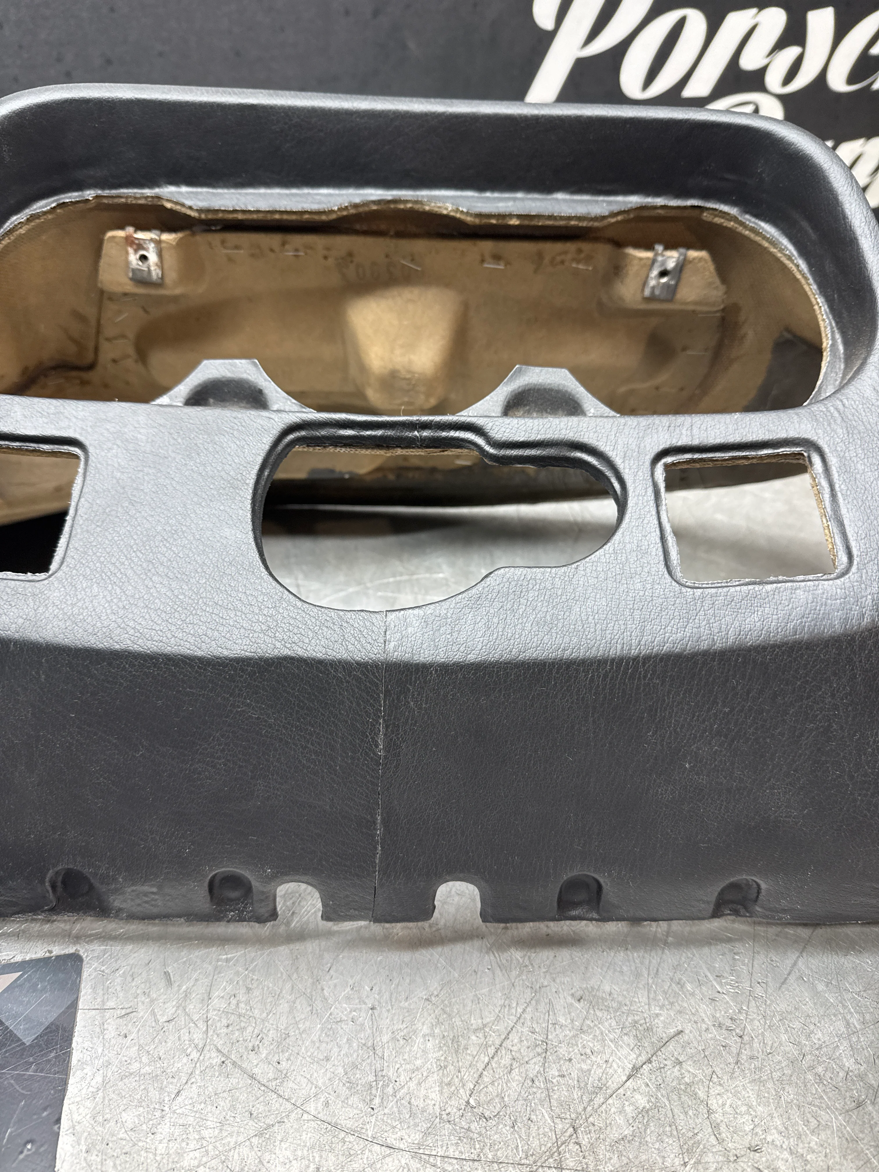 Porsche 924 944 refurbished dashboard, black, with glove box lid - Image 5