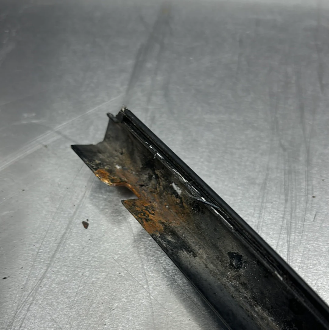 Porsche 924/944 windscreen trim 94455904300 used - Image 5