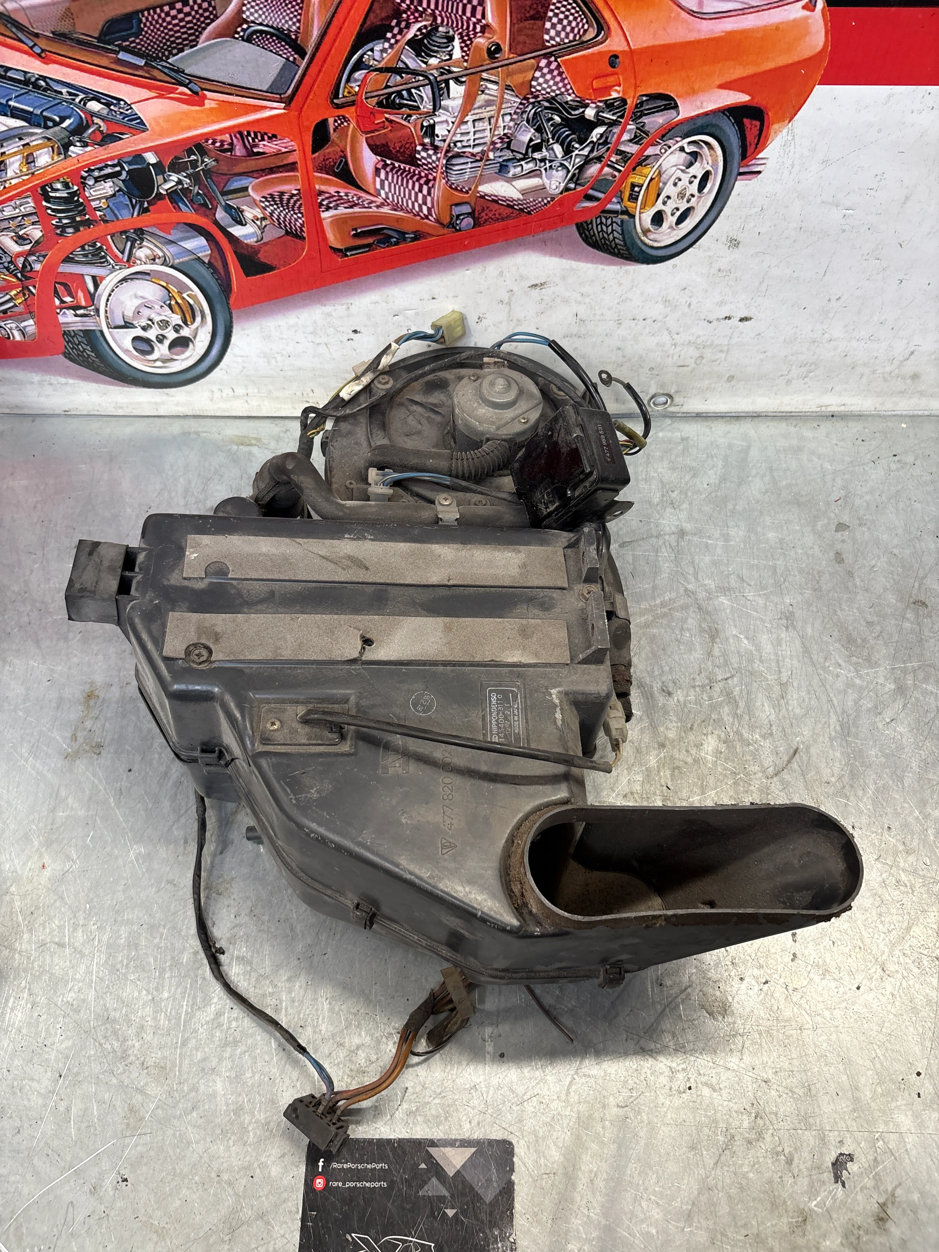 Porsche 924 Air conditioner unit, used 477820002 - Image 2