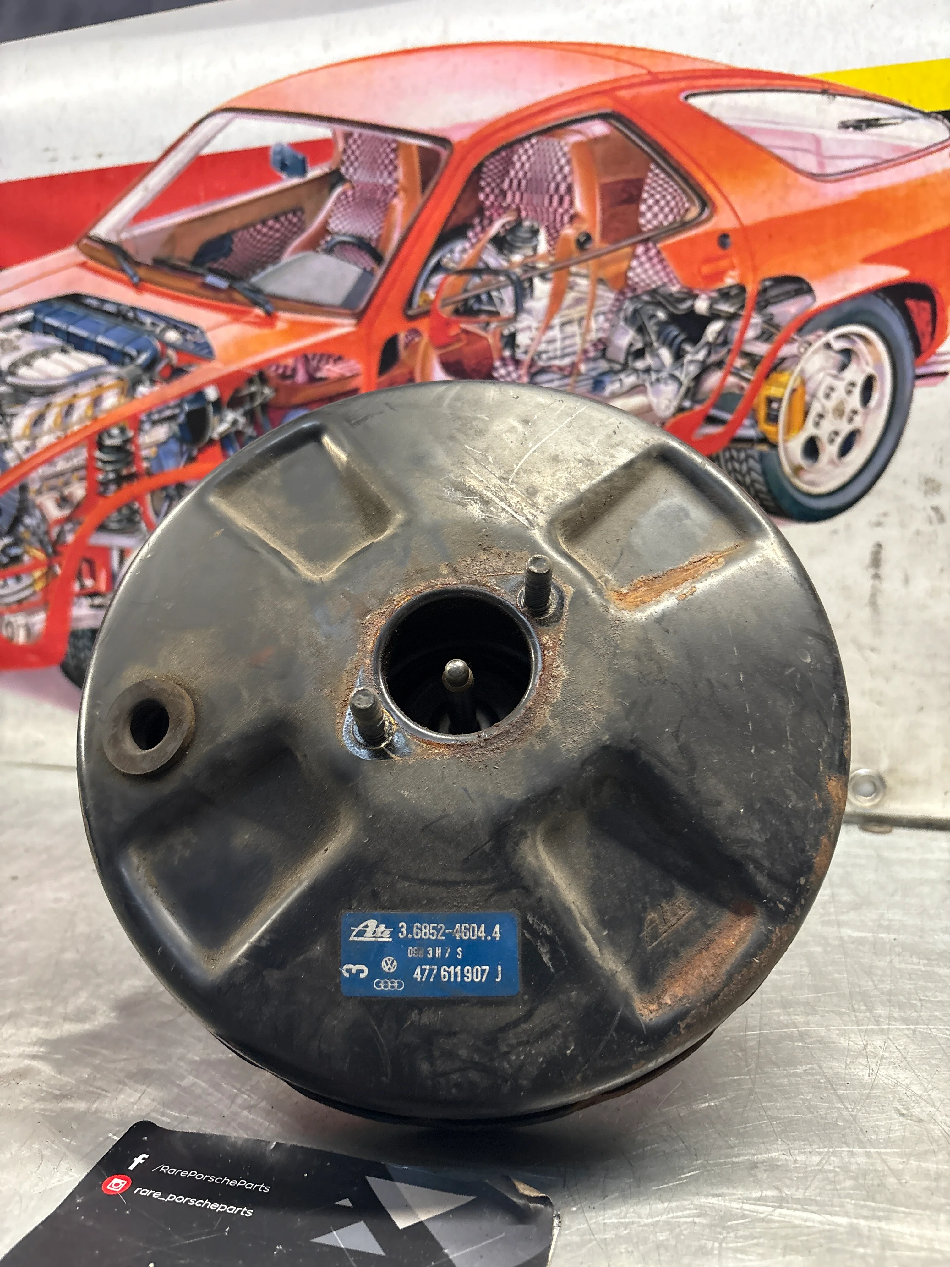Porsche 924 brake booster, used 477611907J - Image 3