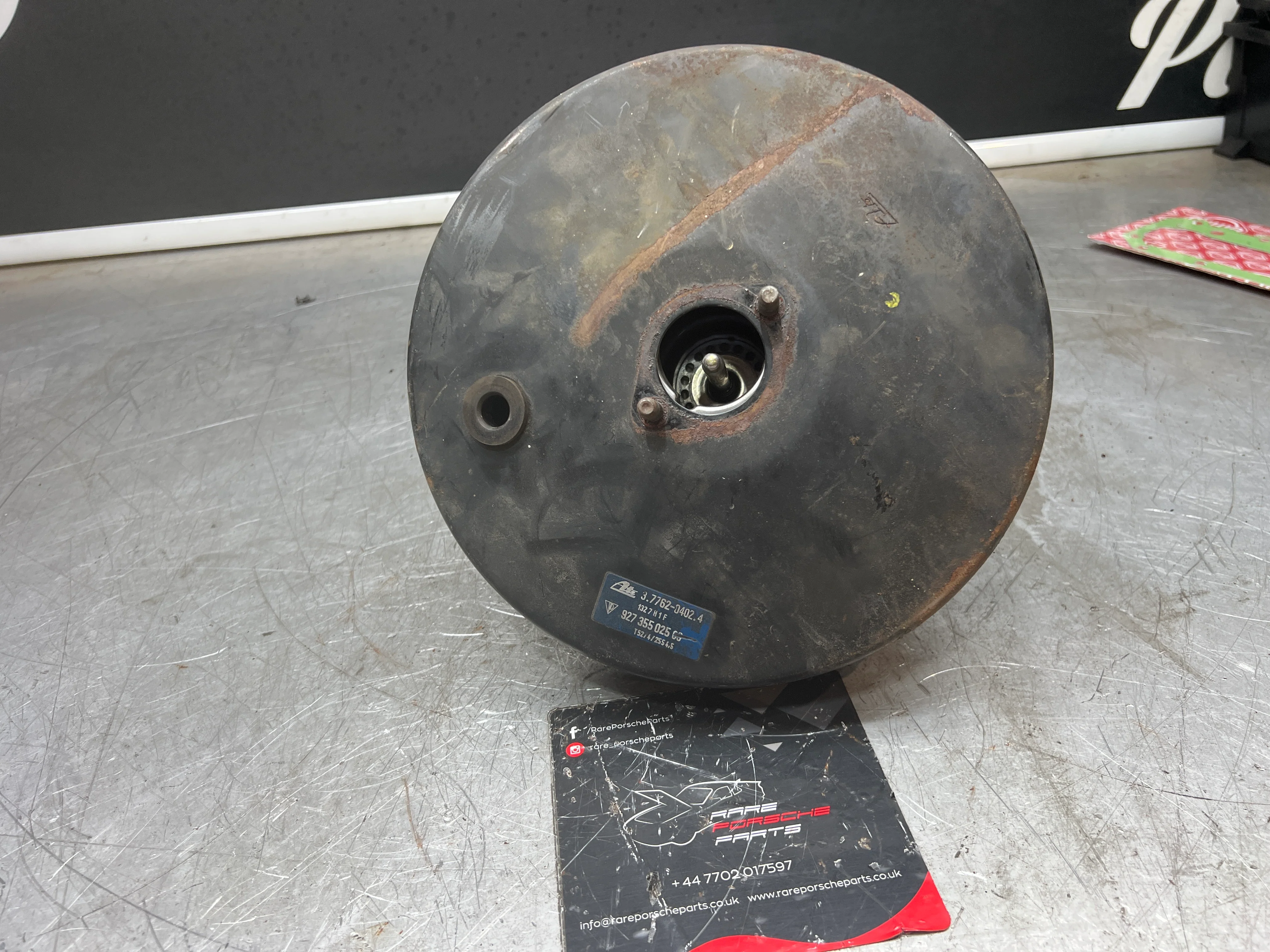 Porsche 928 brake booster, used 9273550250 - Image 5