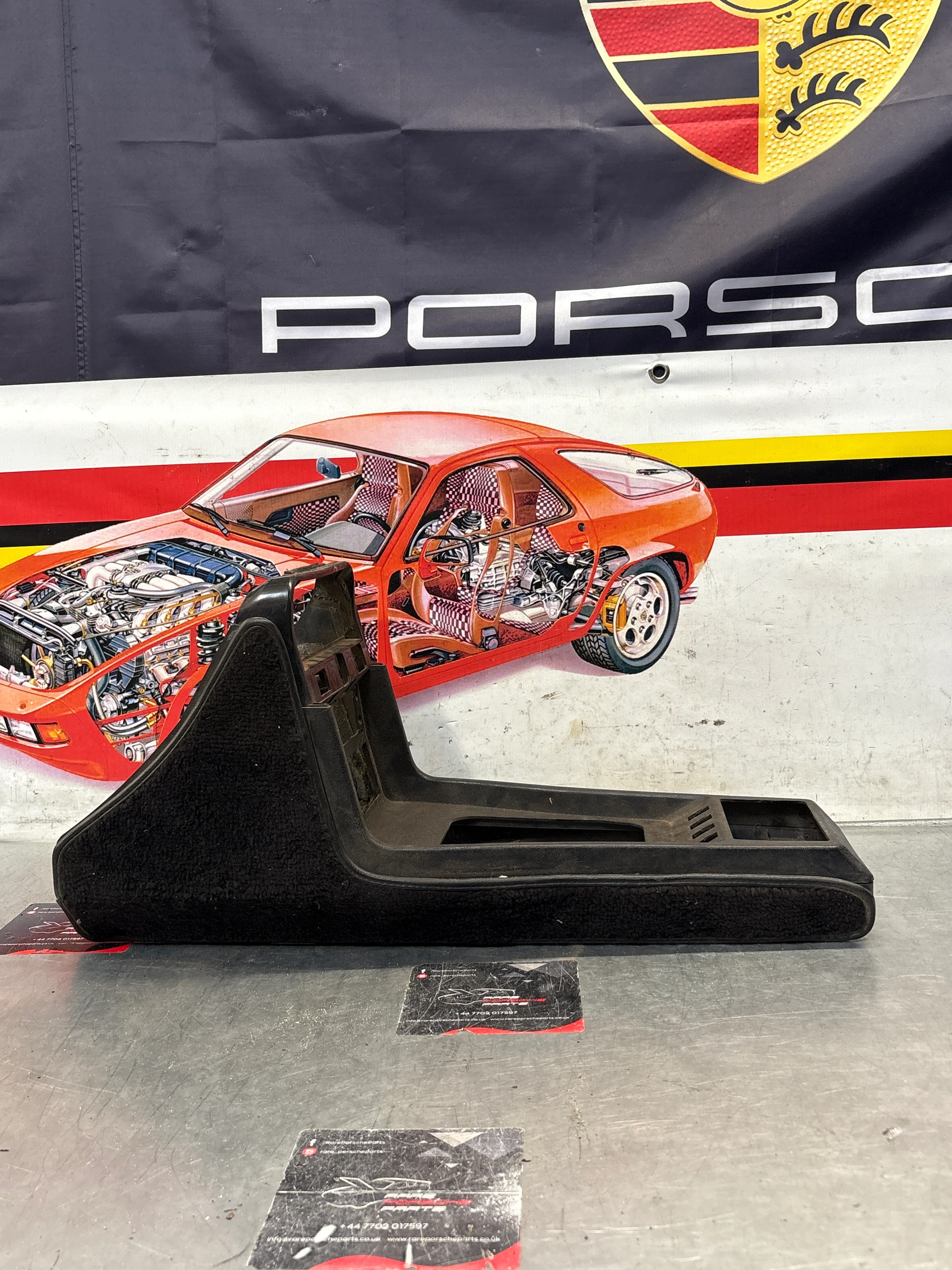 Porsche 924 centre console black, no switch holes 477857951 used - Image 4