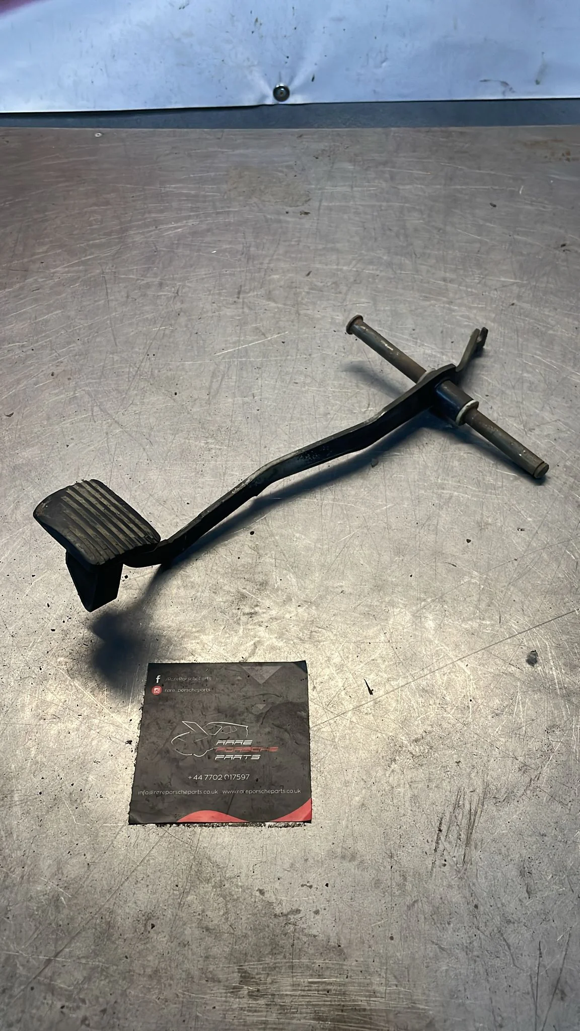 Porsche 924 clutch pedal, 477721315A, used - Image 3