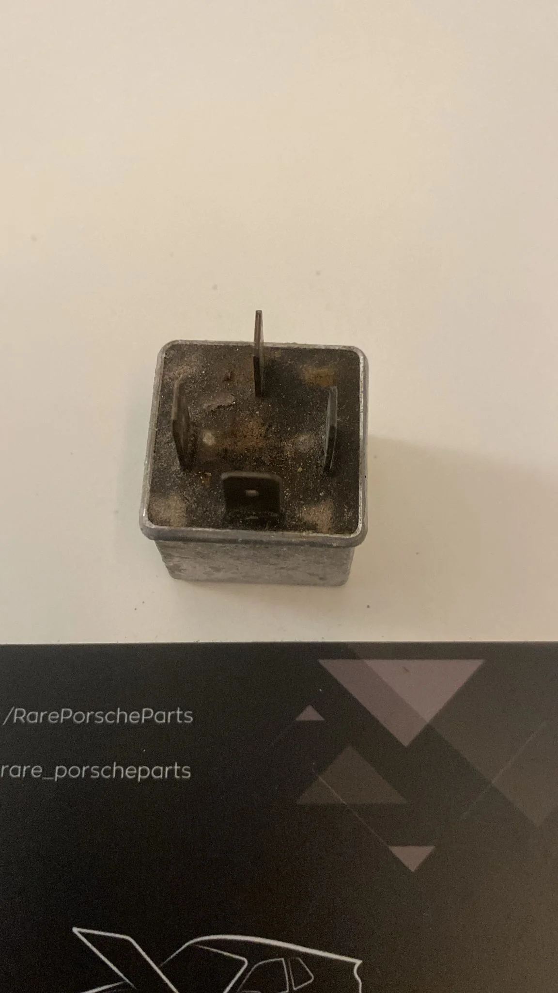 Porsche 924 compressor relay, used 171919505A - Image 2