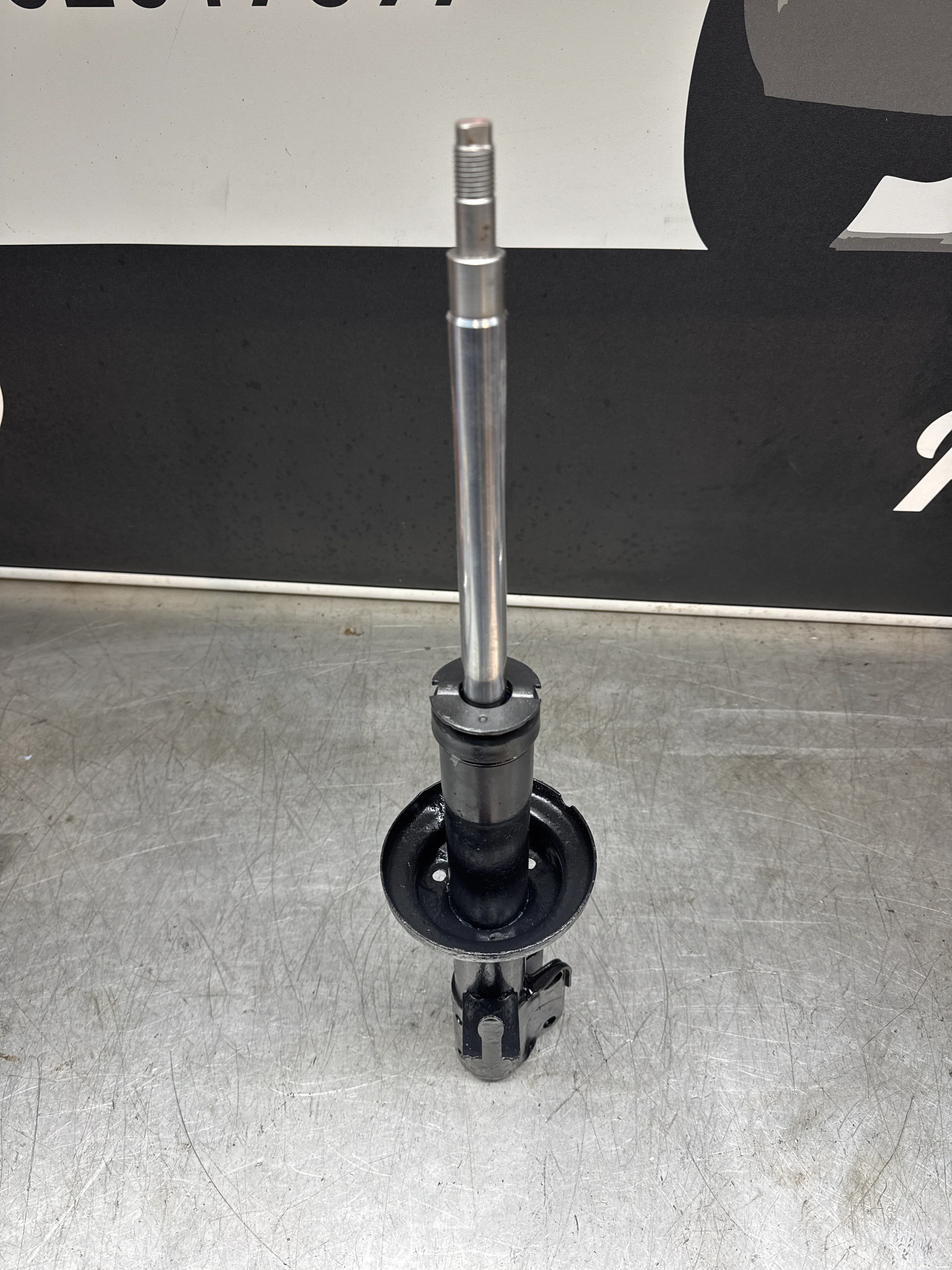 Porsche 924/ Early 944 Refurbished Front struts Pair. 477412031F/ 477412032F - Image 5