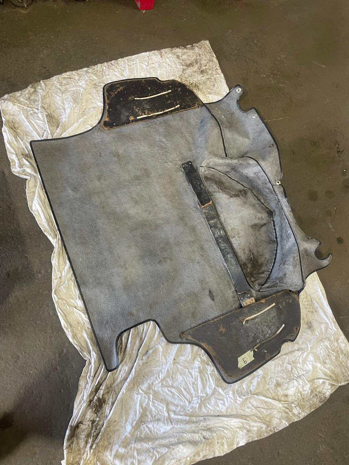 Porsche 924 944 80-85.5 black boot carpet 94555506303 / 94455506301 - Image 10