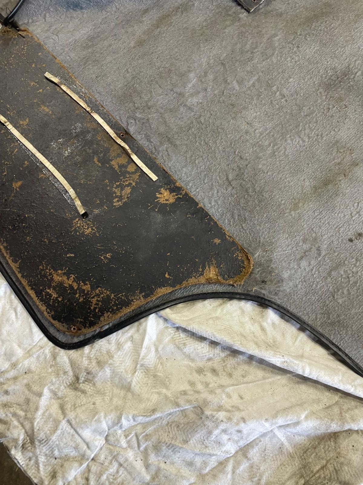 Porsche 924 944 80-85.5 black boot carpet 94555506303 / 94455506301 - Image 14