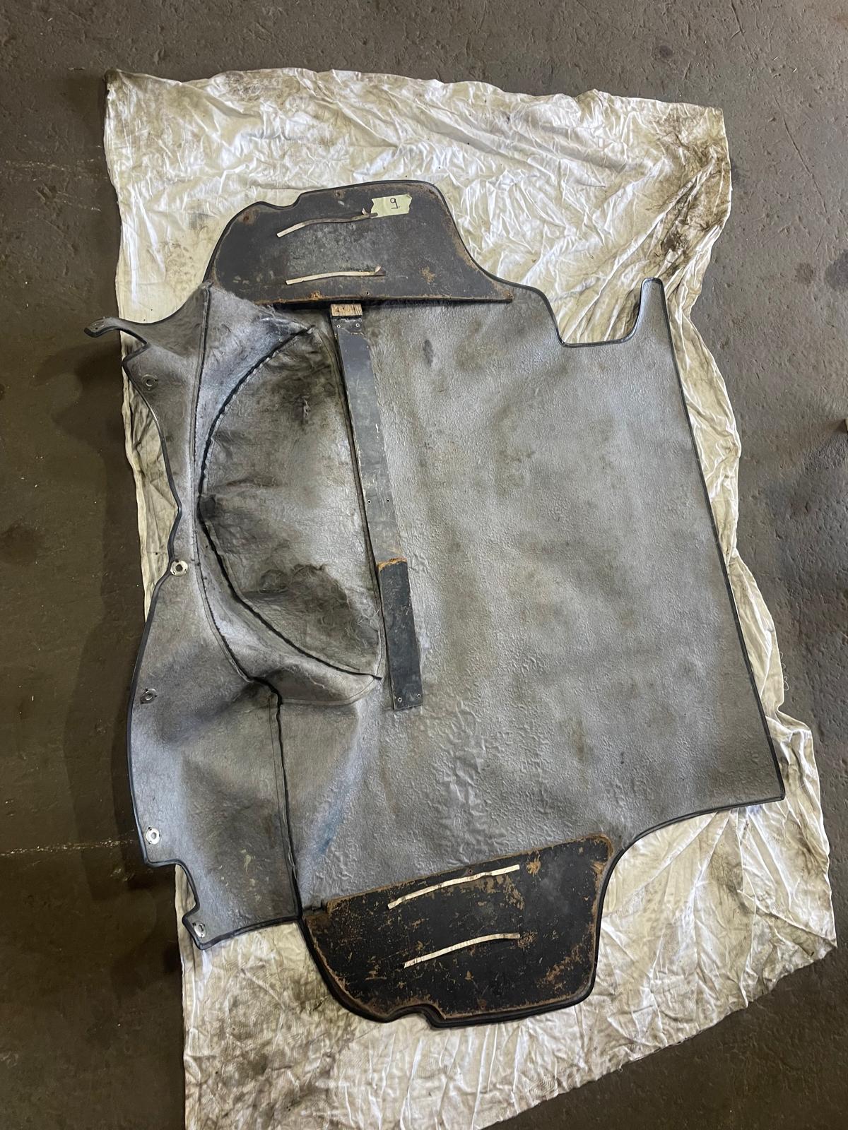 Porsche 924 944 80-85.5 black boot carpet 94555506303 / 94455506301 - Image 17