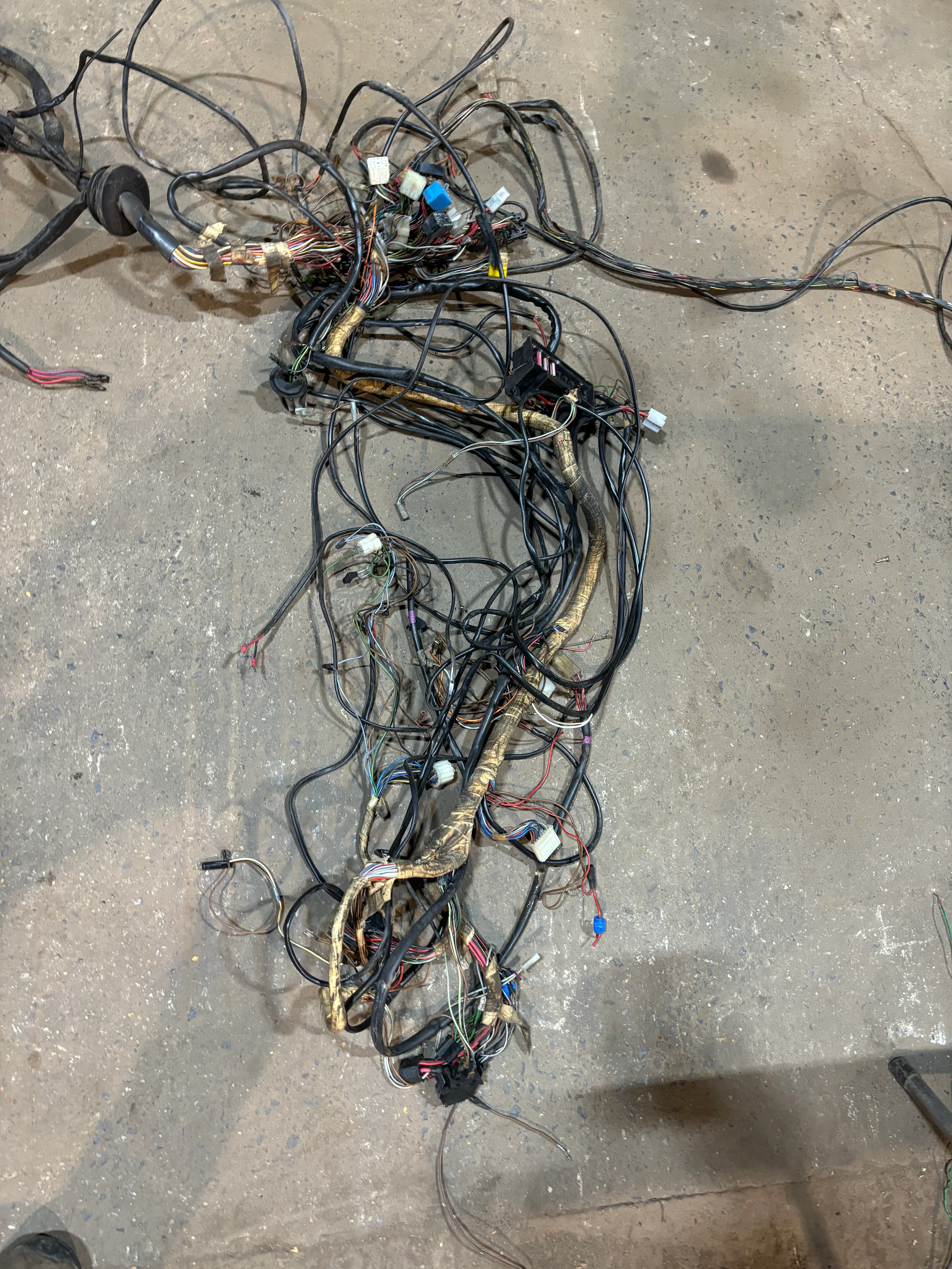Porsche 924 early main wiring loom, harness, complete with engine bay section, used - Image 6