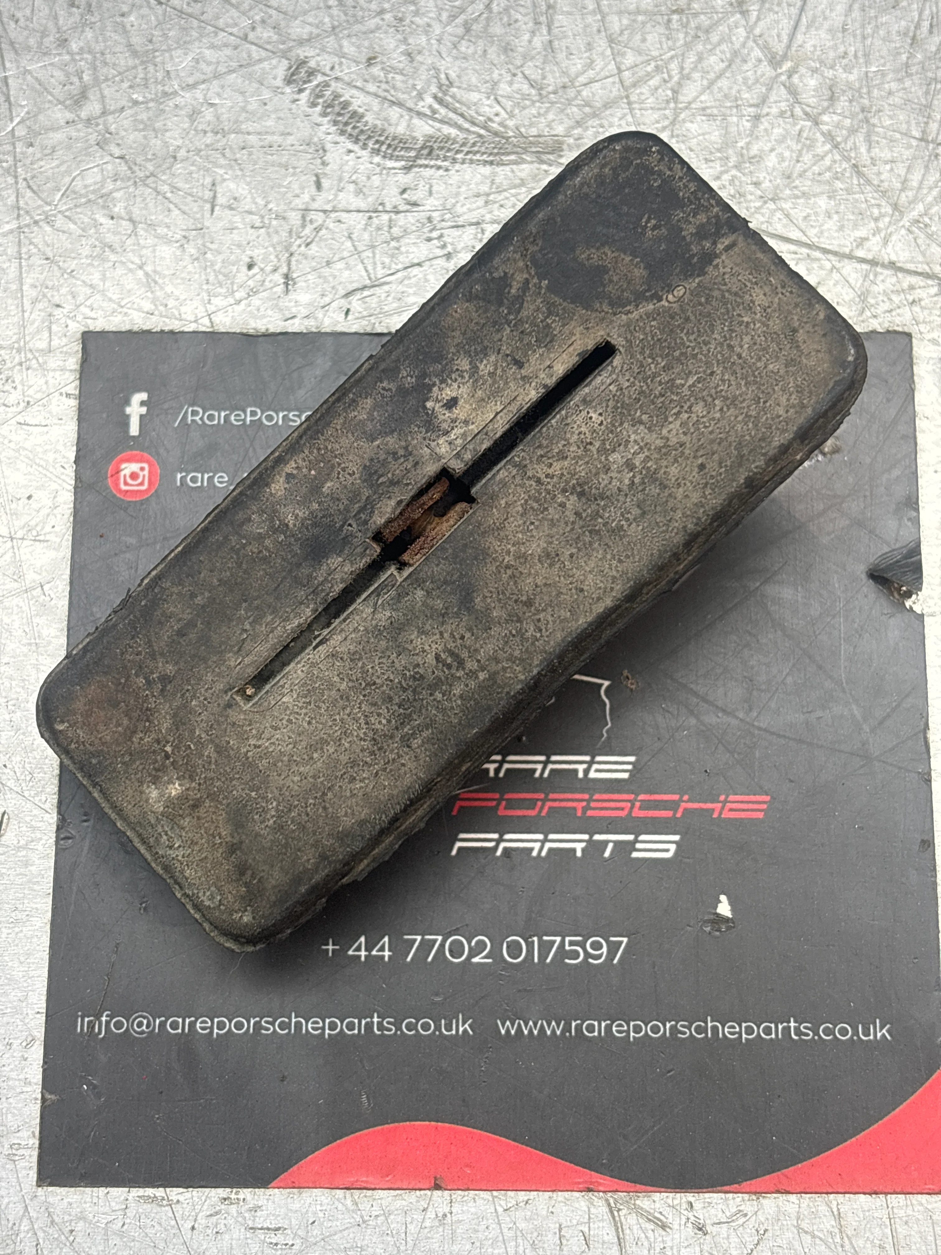 Porsche 924 front bumper, driving light buffer, rubber pad, right 477807154, used - Image 4