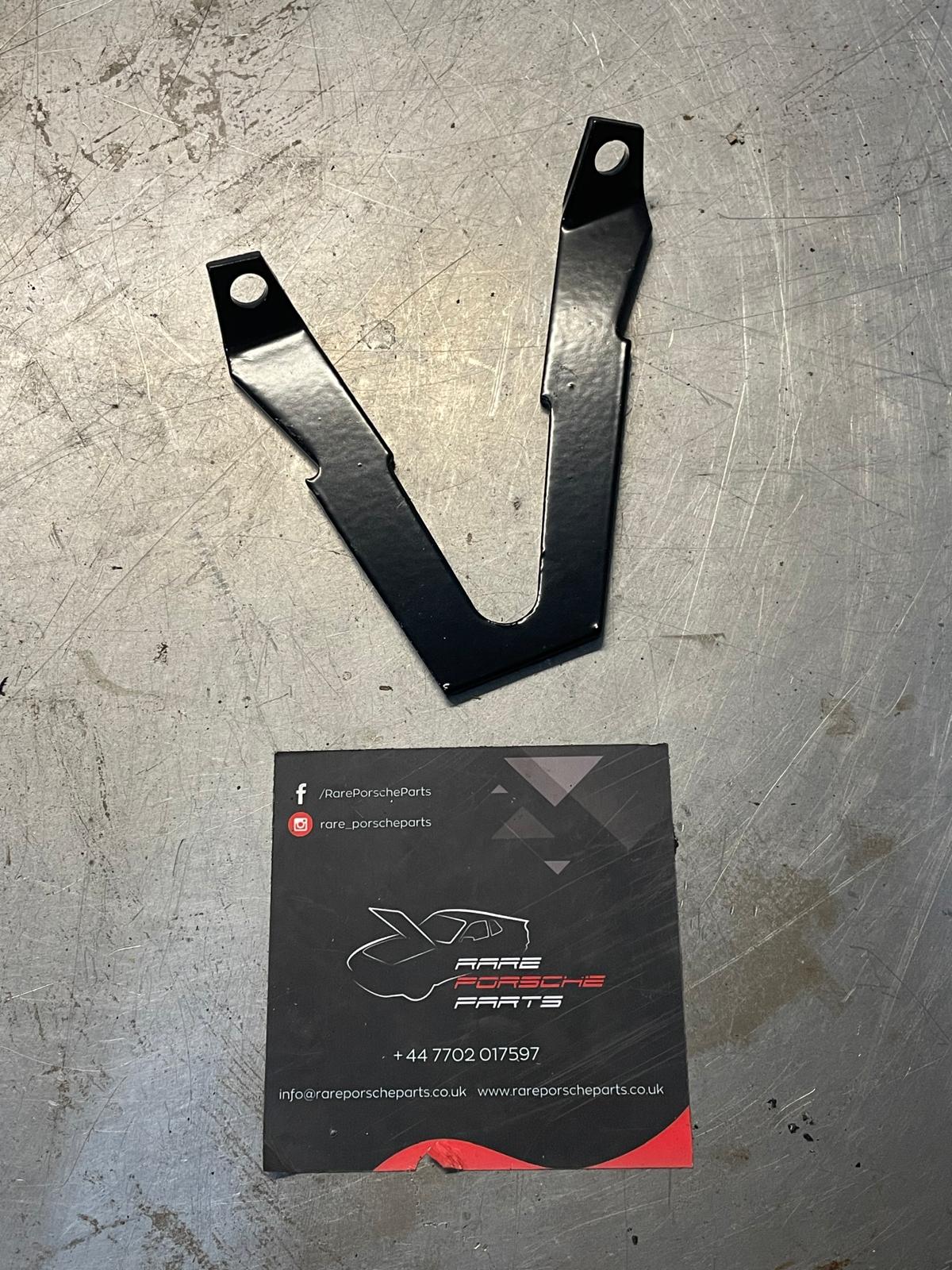 Porsche 924 front engine lifting bracket 046103391, refurbished - Image 3