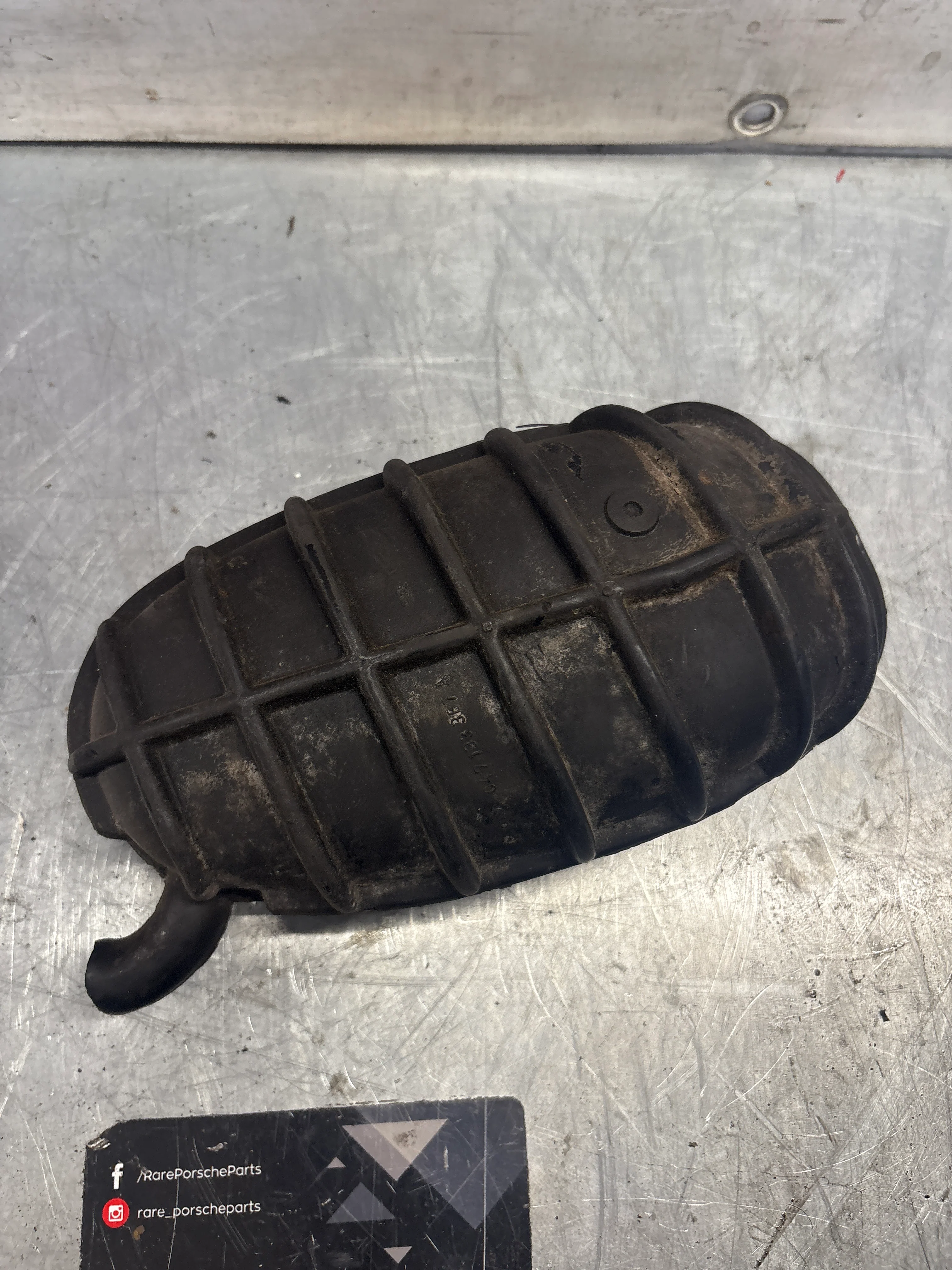 Porsche 924 fuel metering head to air intake 047133367A 047 133 367 A - Image 3