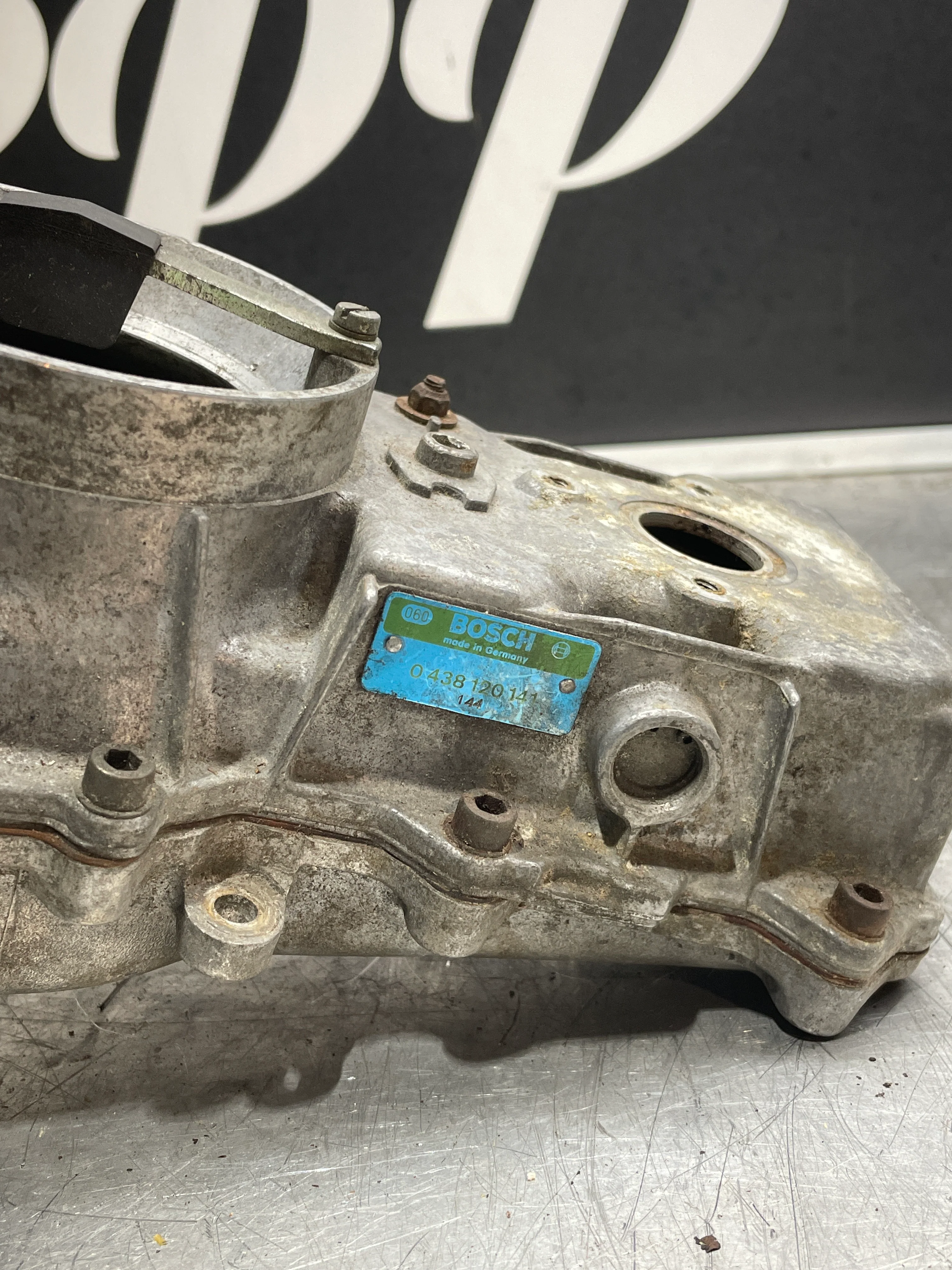 Porsche 924 Turbo 0438120141 / 9311101356R air flow sensor - Image 6
