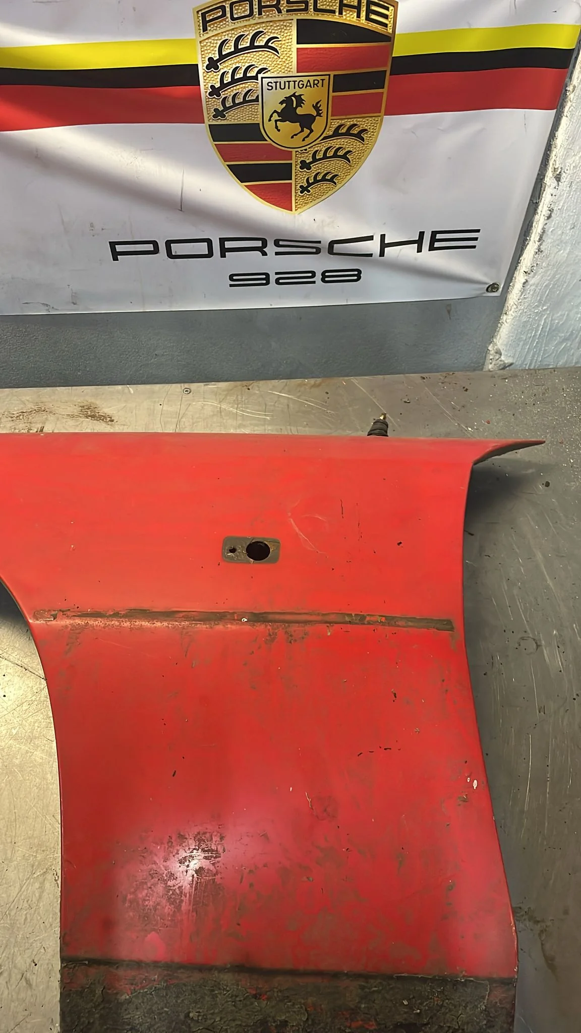 Porsche 924 left front wing 477821021 spares or repair - Image 6