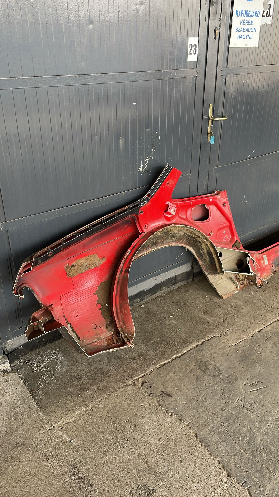 Porsche 924 left rear fender, side section with sill 477809601 - Image 27