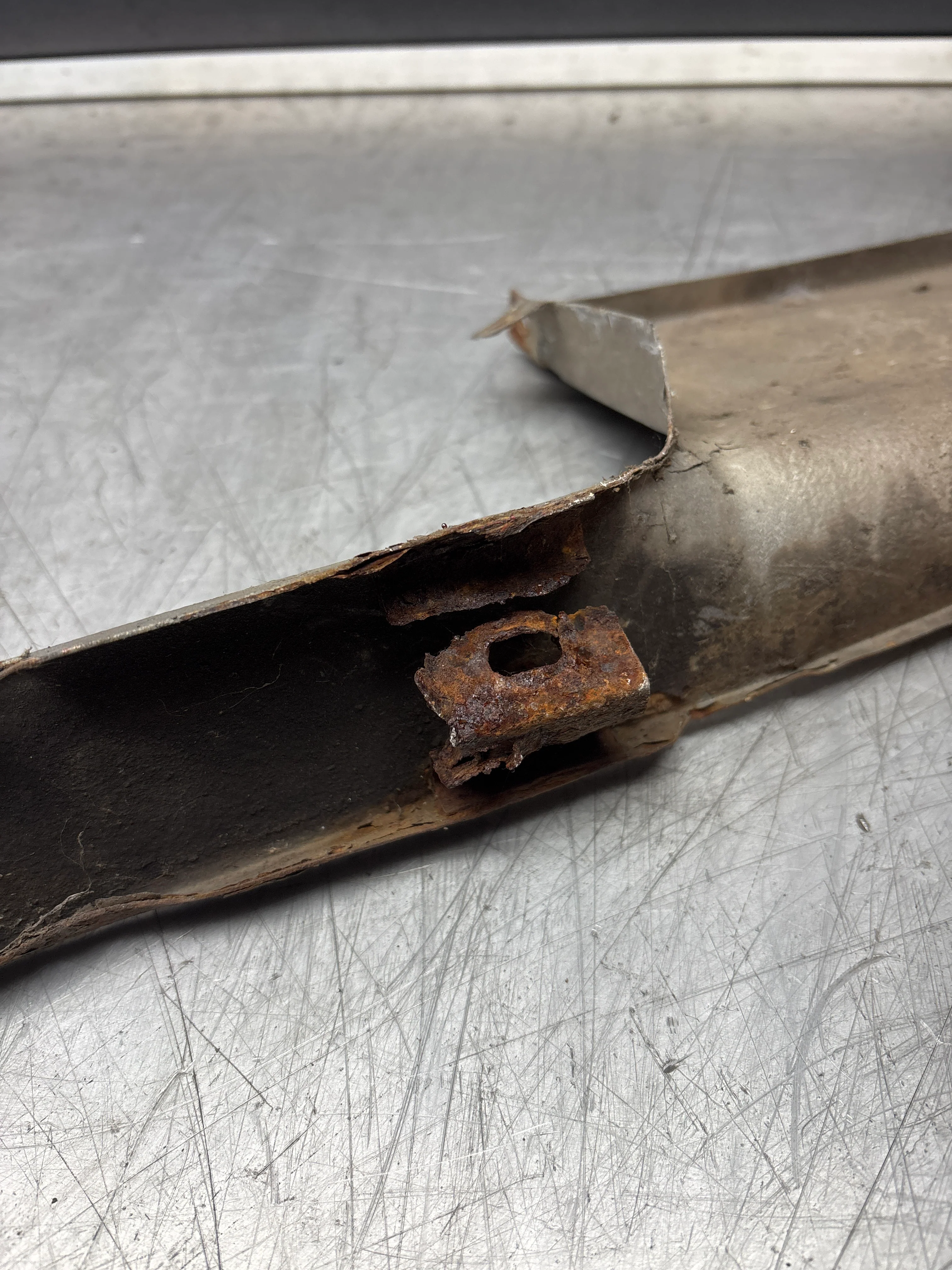Porsche 924 Lower front valance, used, 94450303501 damaged - Image 8