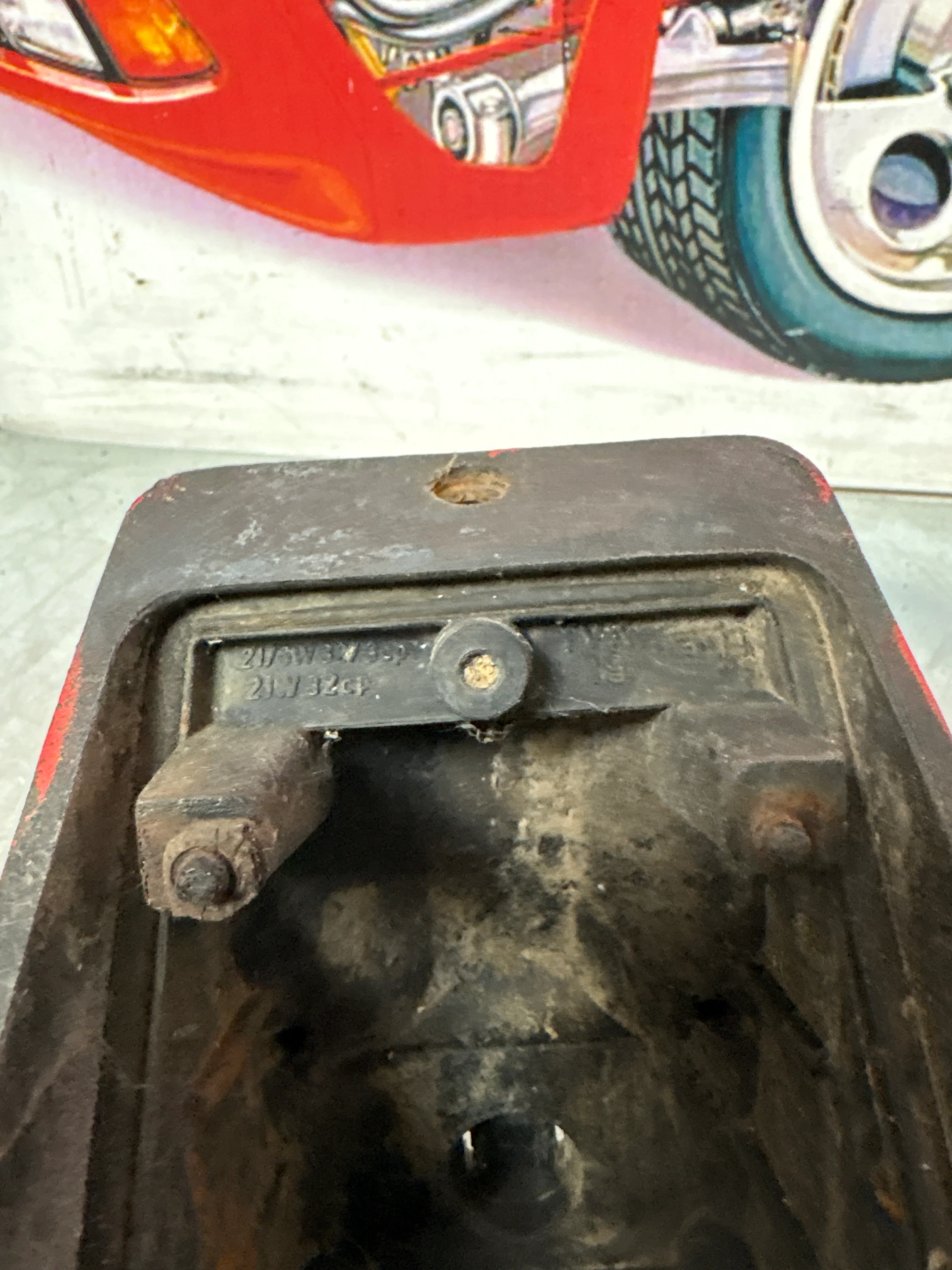 Porsche 924 O/S Front indicator unit, without lense used 477953065A - Image 4