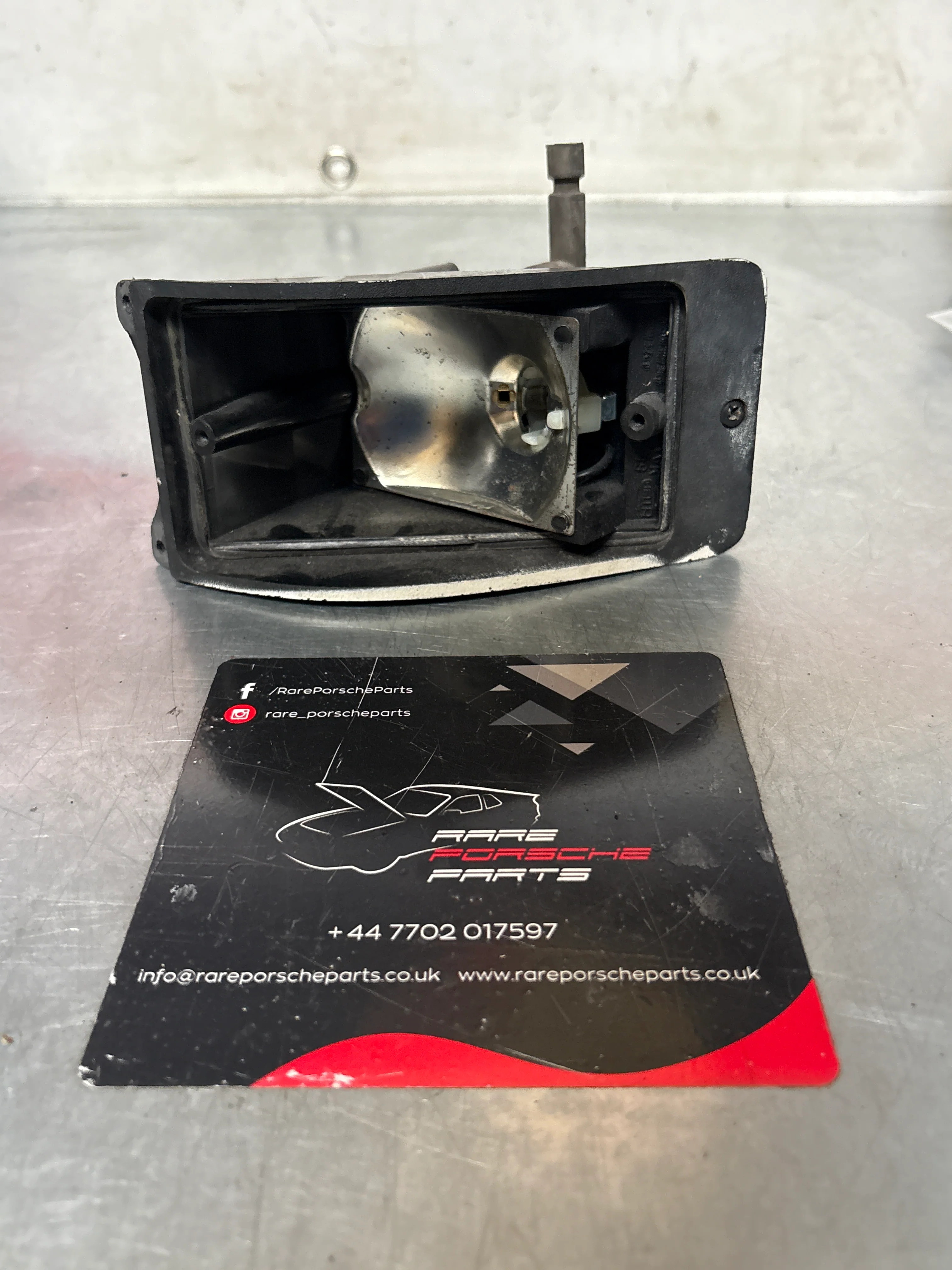 Porsche 924 O/S LH Front indicator unit, without lense used 477953065A