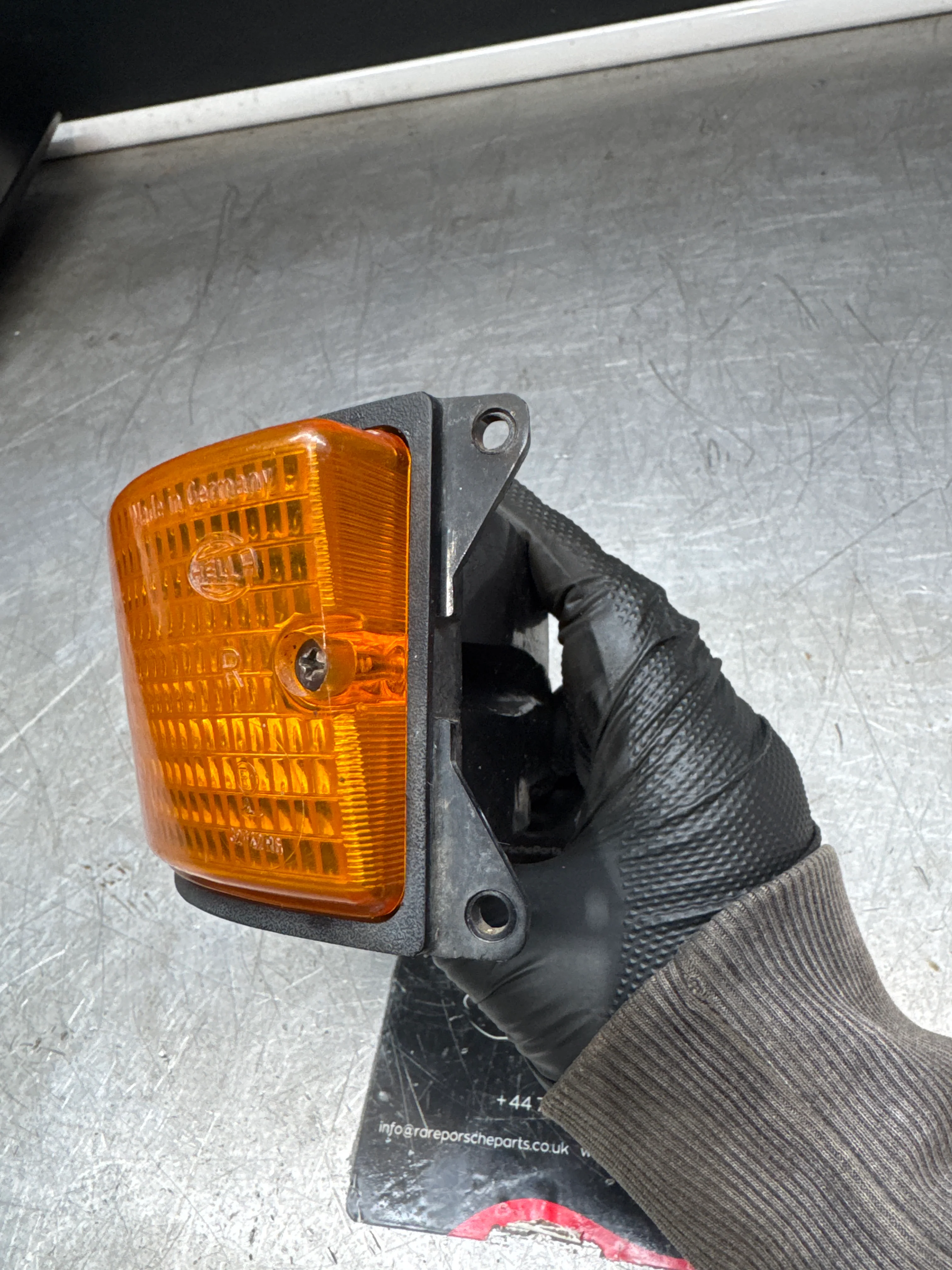 Porsche 924 O/S LH Front indicator unit used 477953065A - Image 3