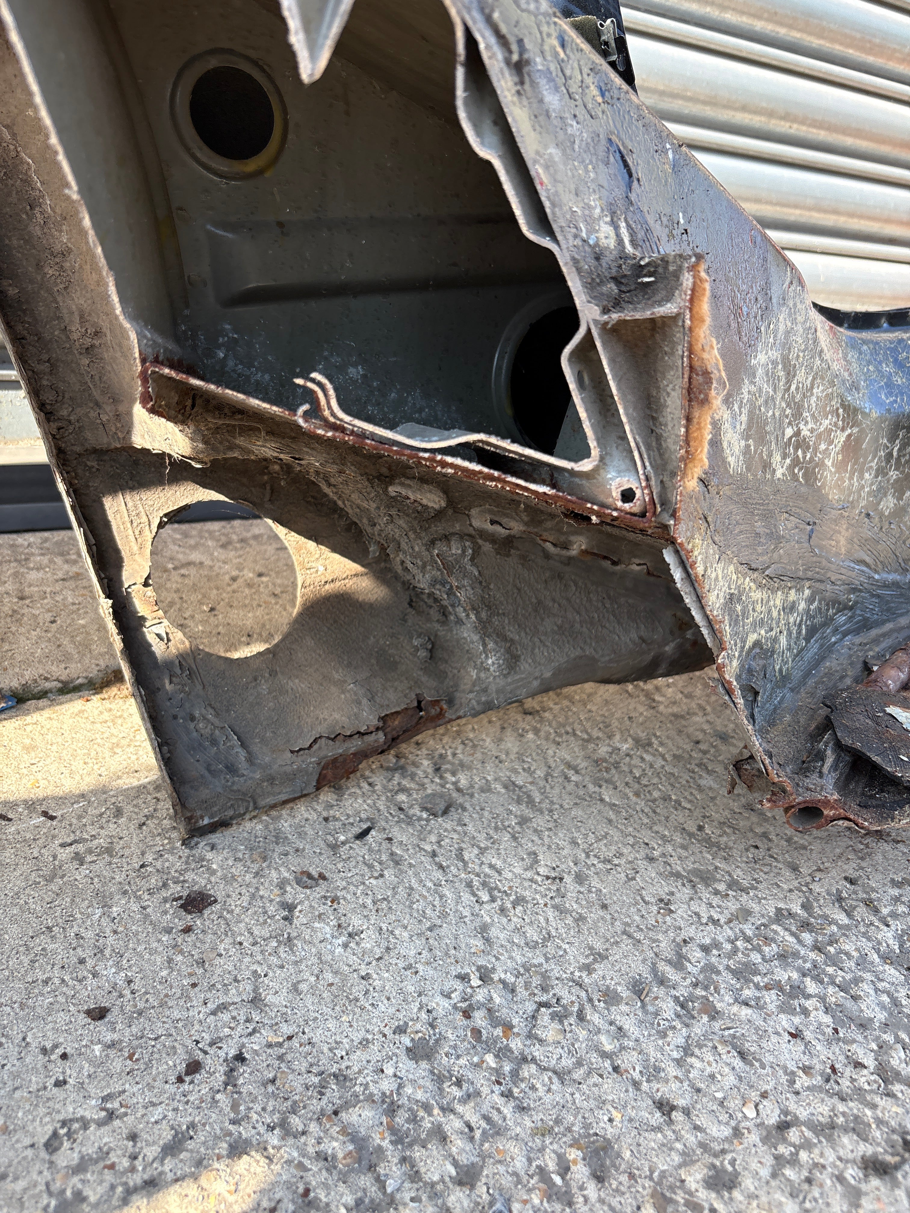 Porsche 924 rear left fender. - Image 9
