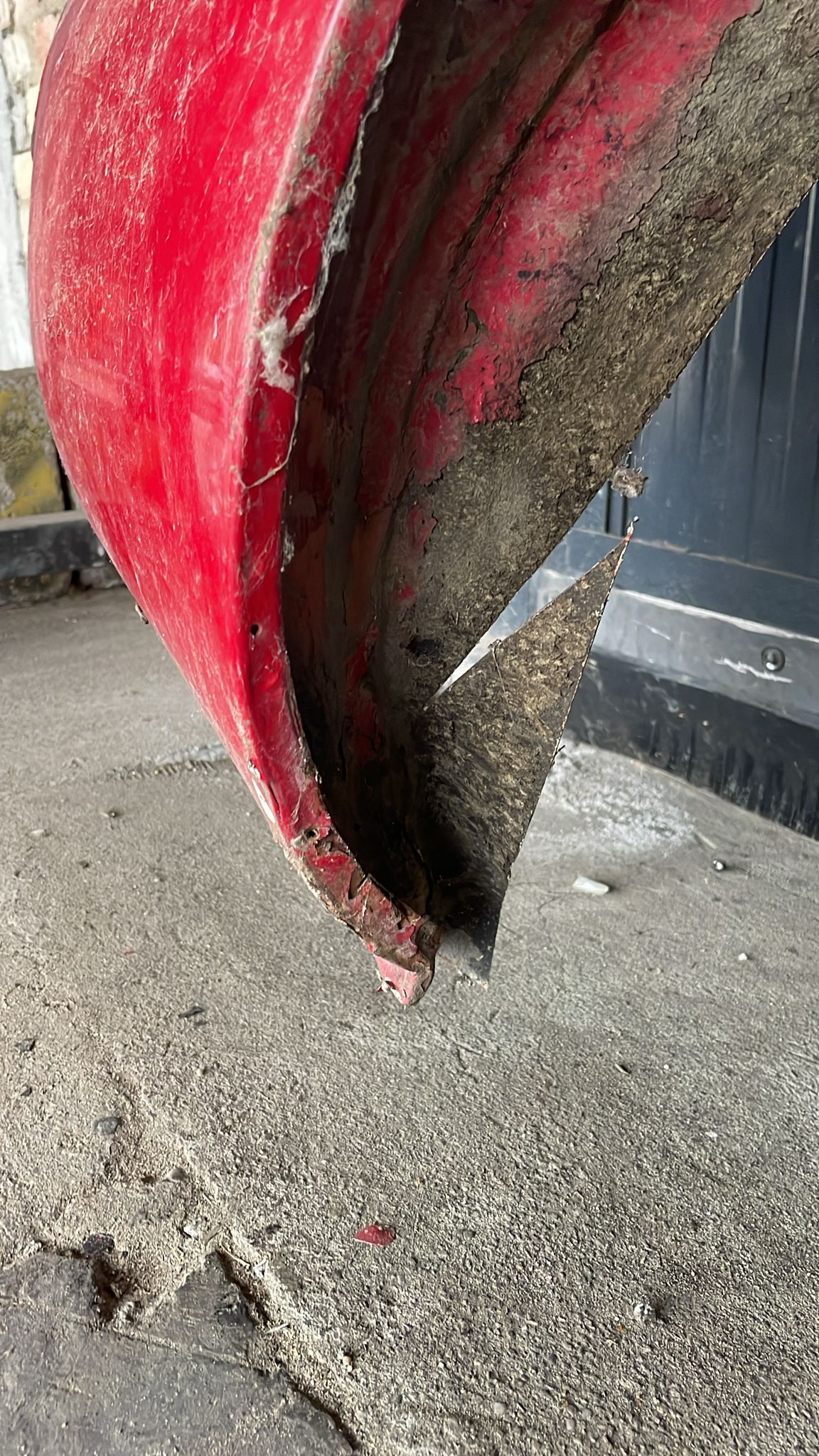 Porsche 924 right rear fender, side section with sill 477809602 - Image 15