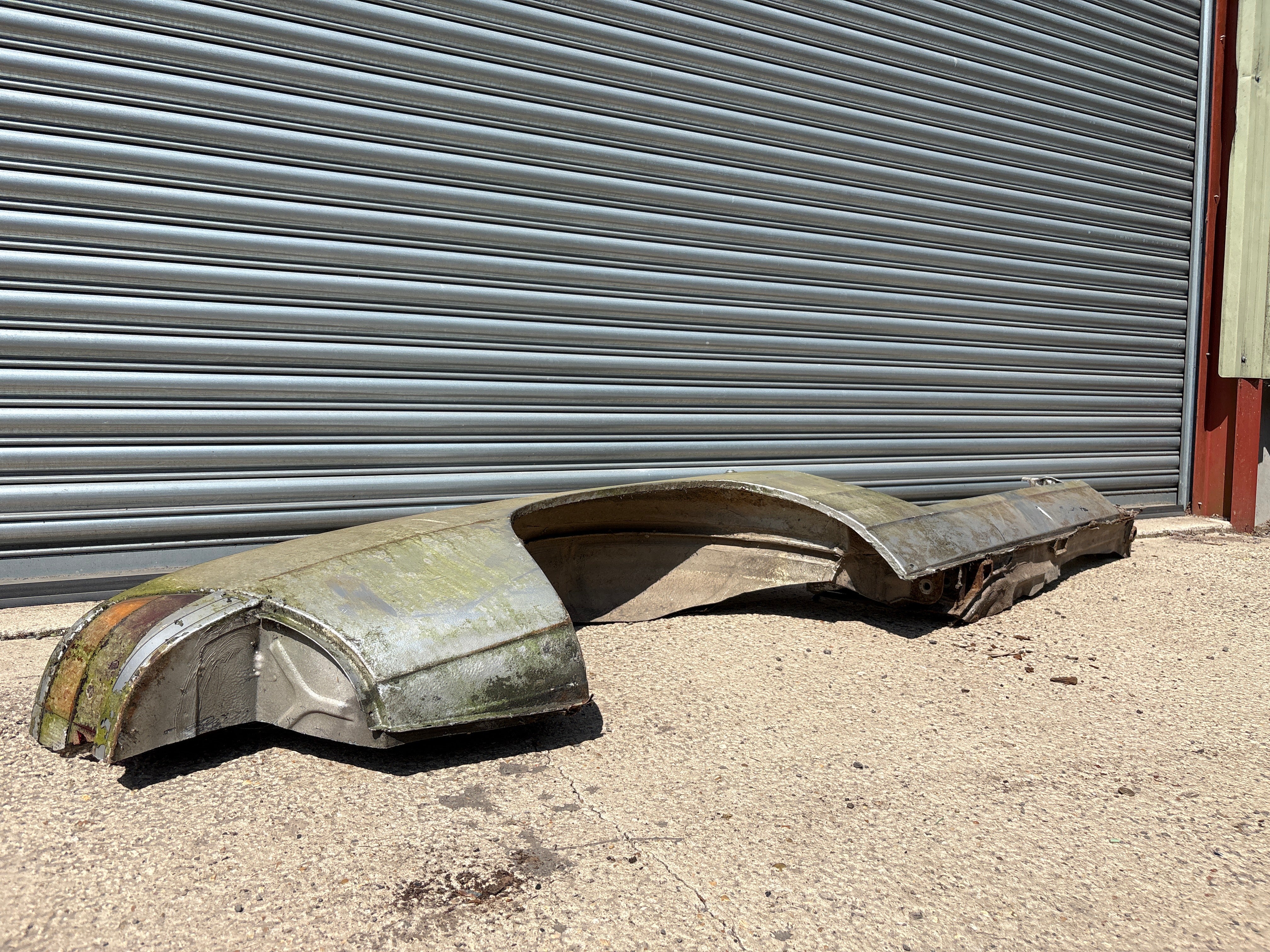 Porsche 924 right side cut, rear fender with sill - Image 13