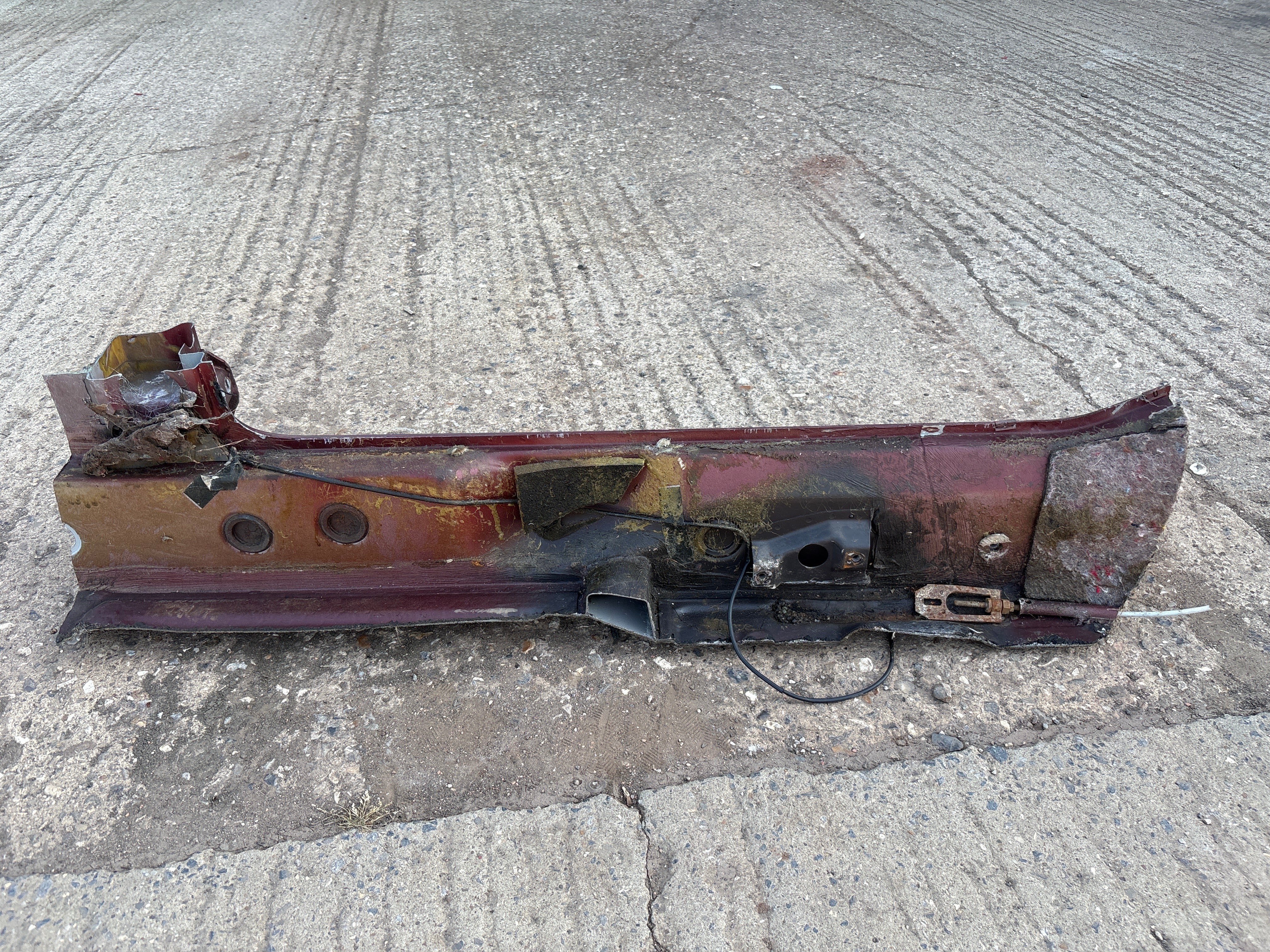 Porsche 924 right sill section cut - Image 4